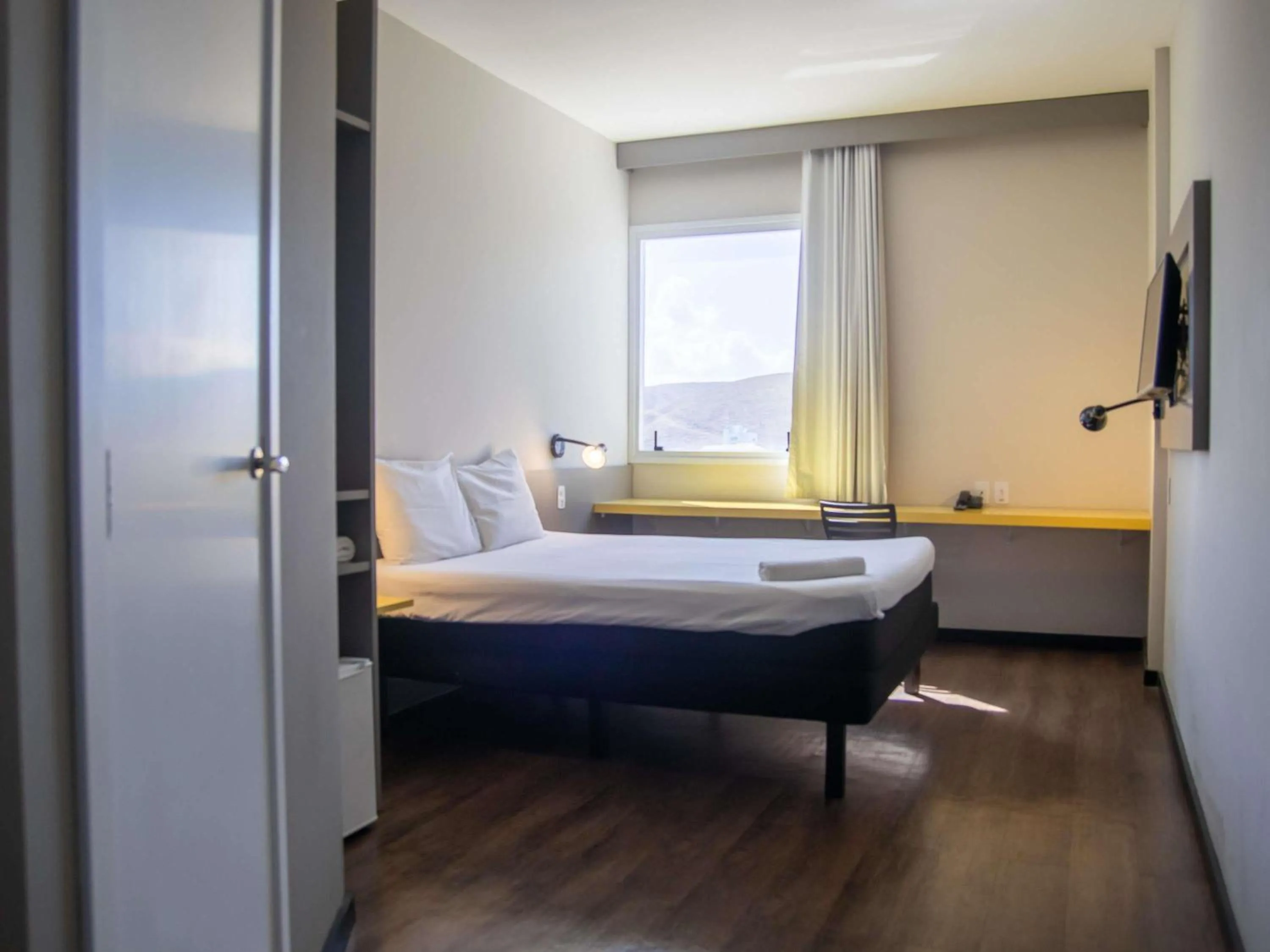 Property building, Bed in ibis Styles Três Rios