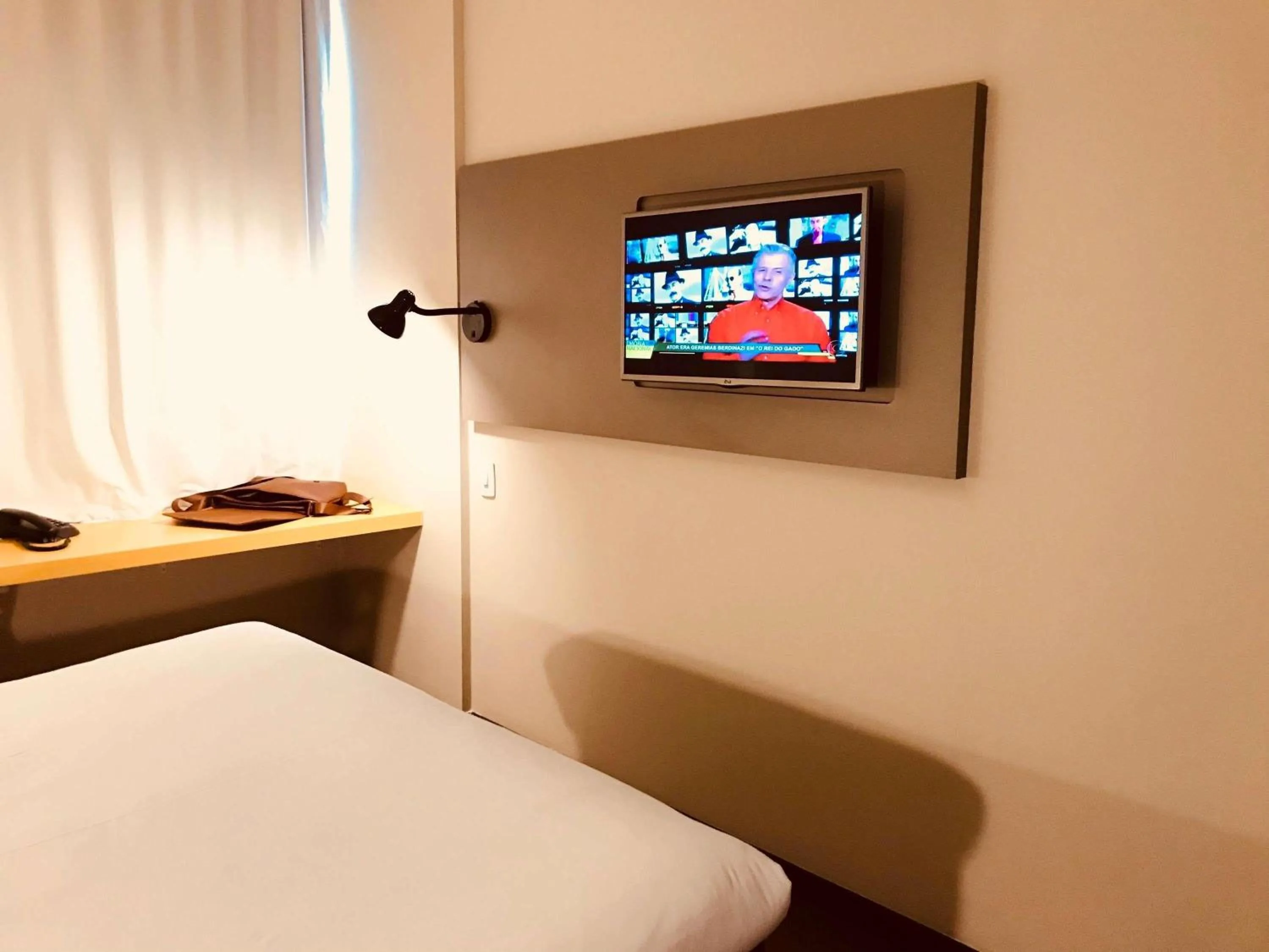 Bedroom, Bed in ibis Styles Três Rios