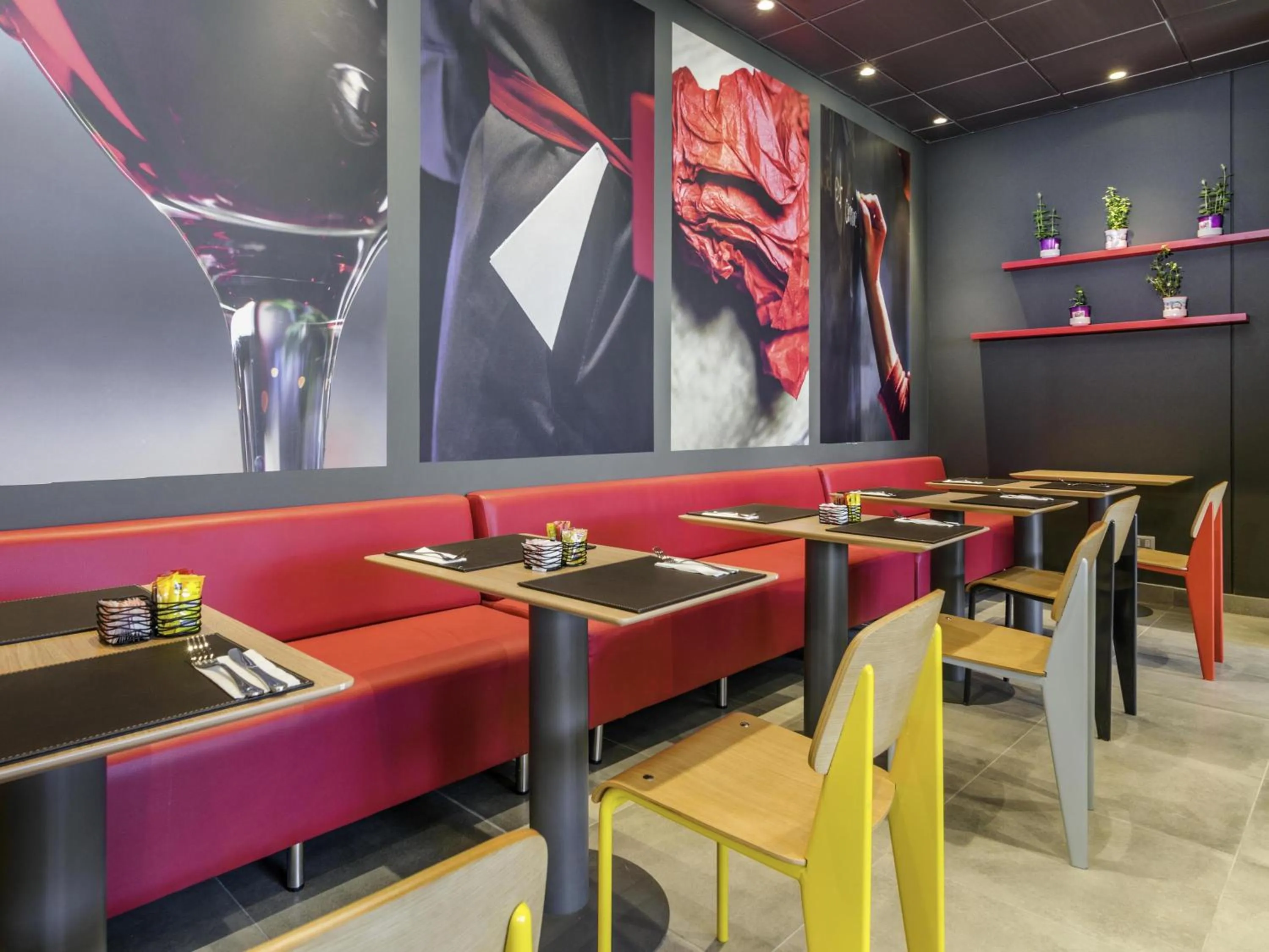 Restaurant/places to eat in ibis Calama