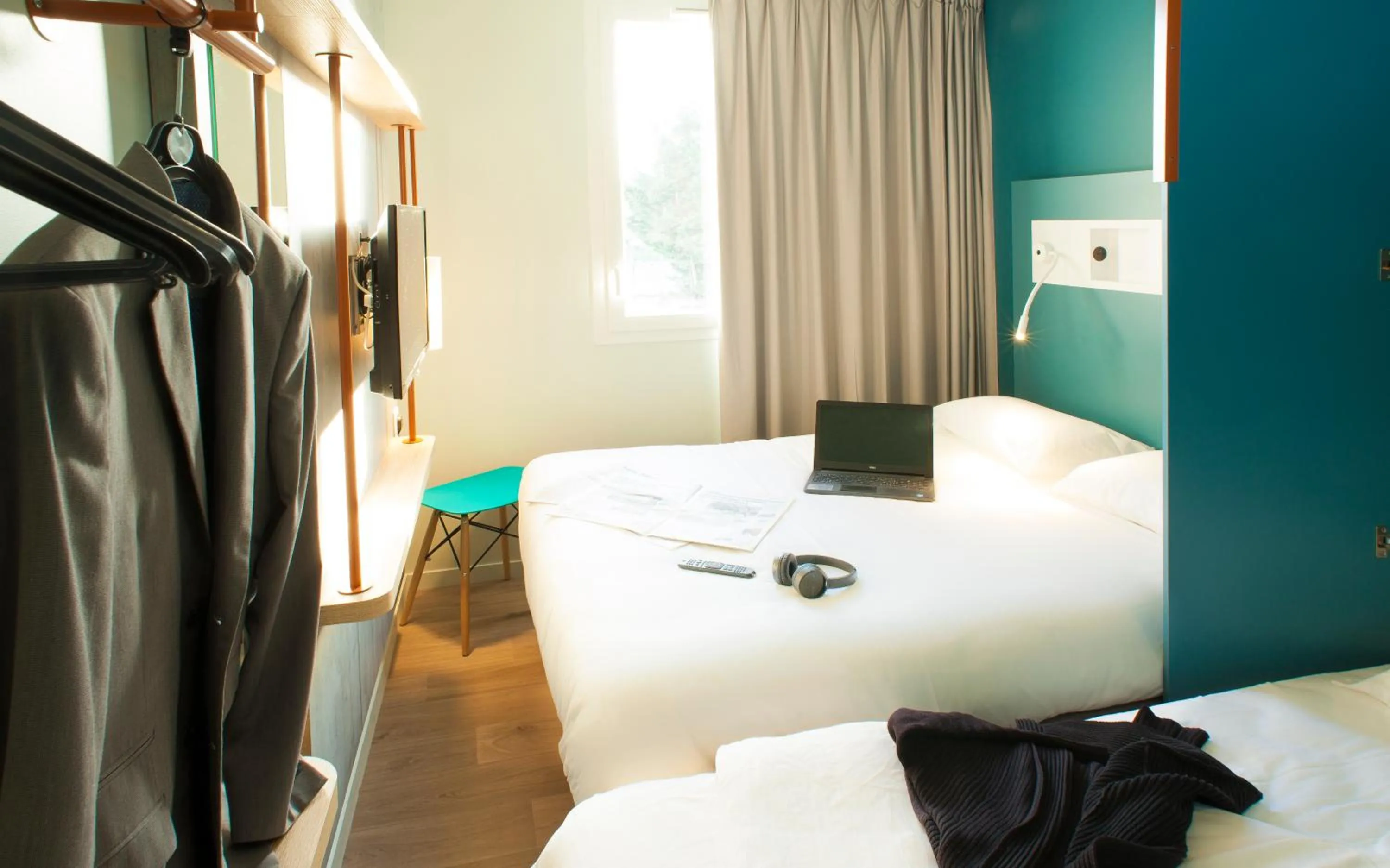 Bedroom, Bed in ibis budget Bordeaux Est Lormont