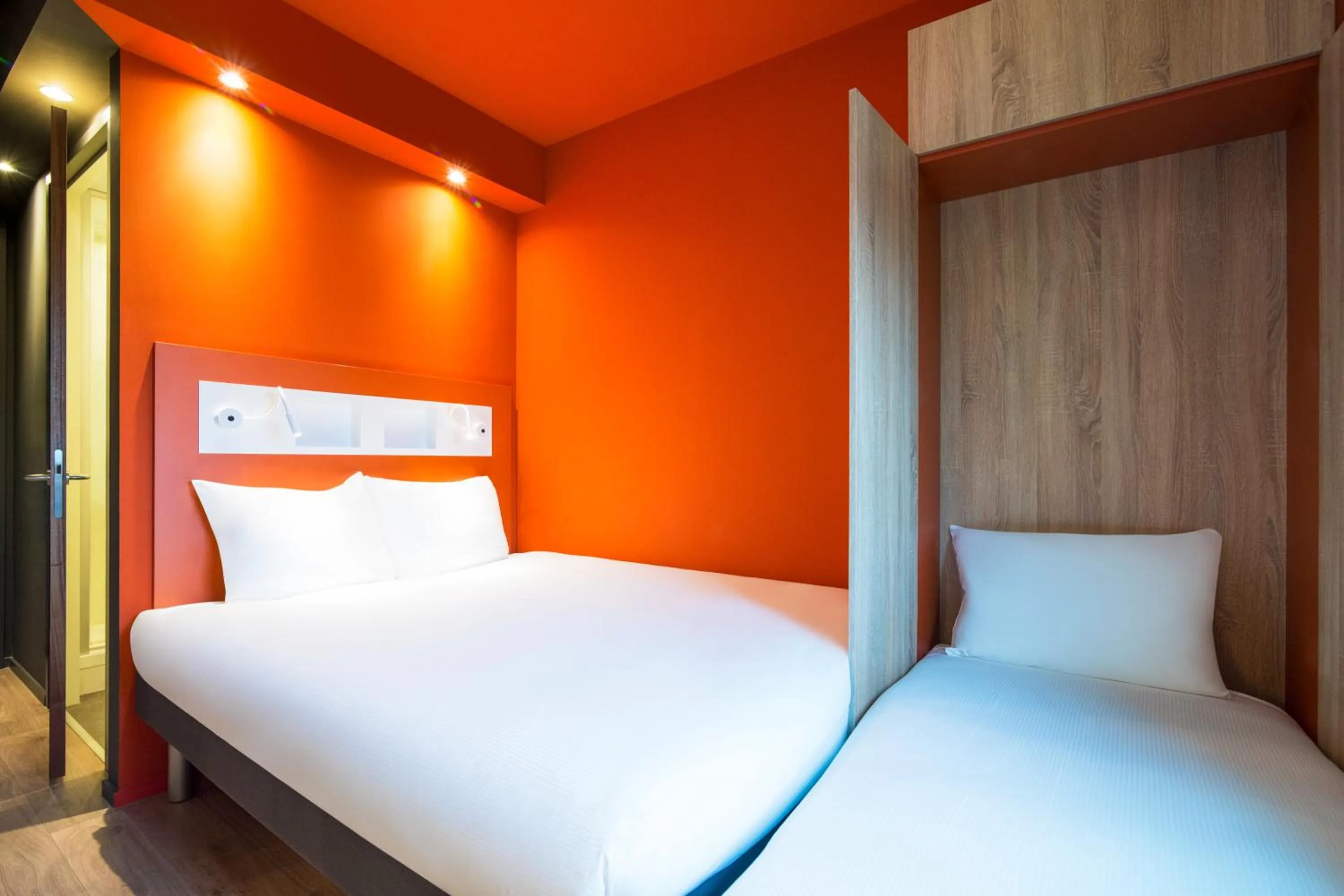 Bed in ibis budget Rotterdam The Hague Airport