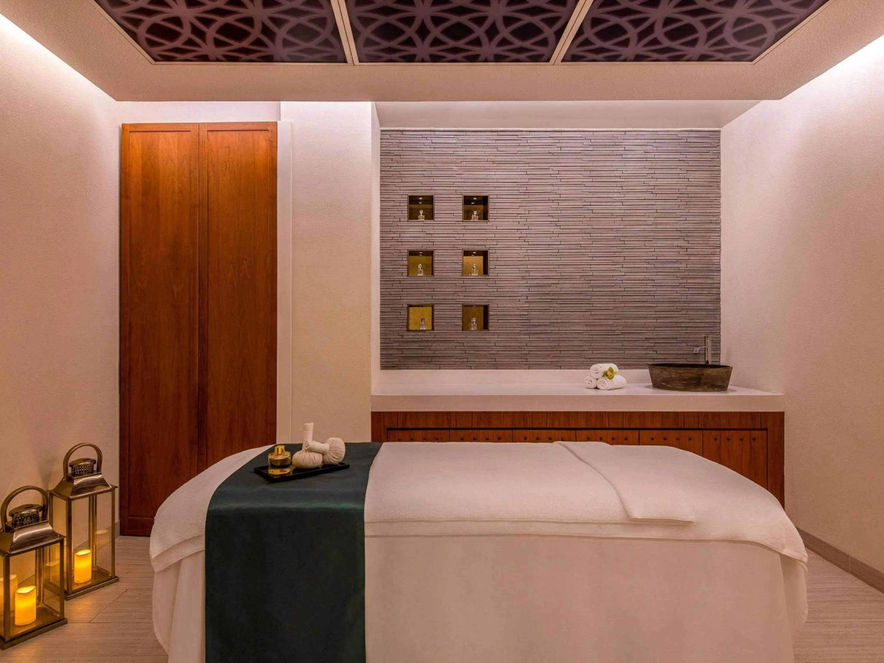 Spa and wellness centre/facilities, Bed in Alwadi Hotel Doha - MGallery Collection