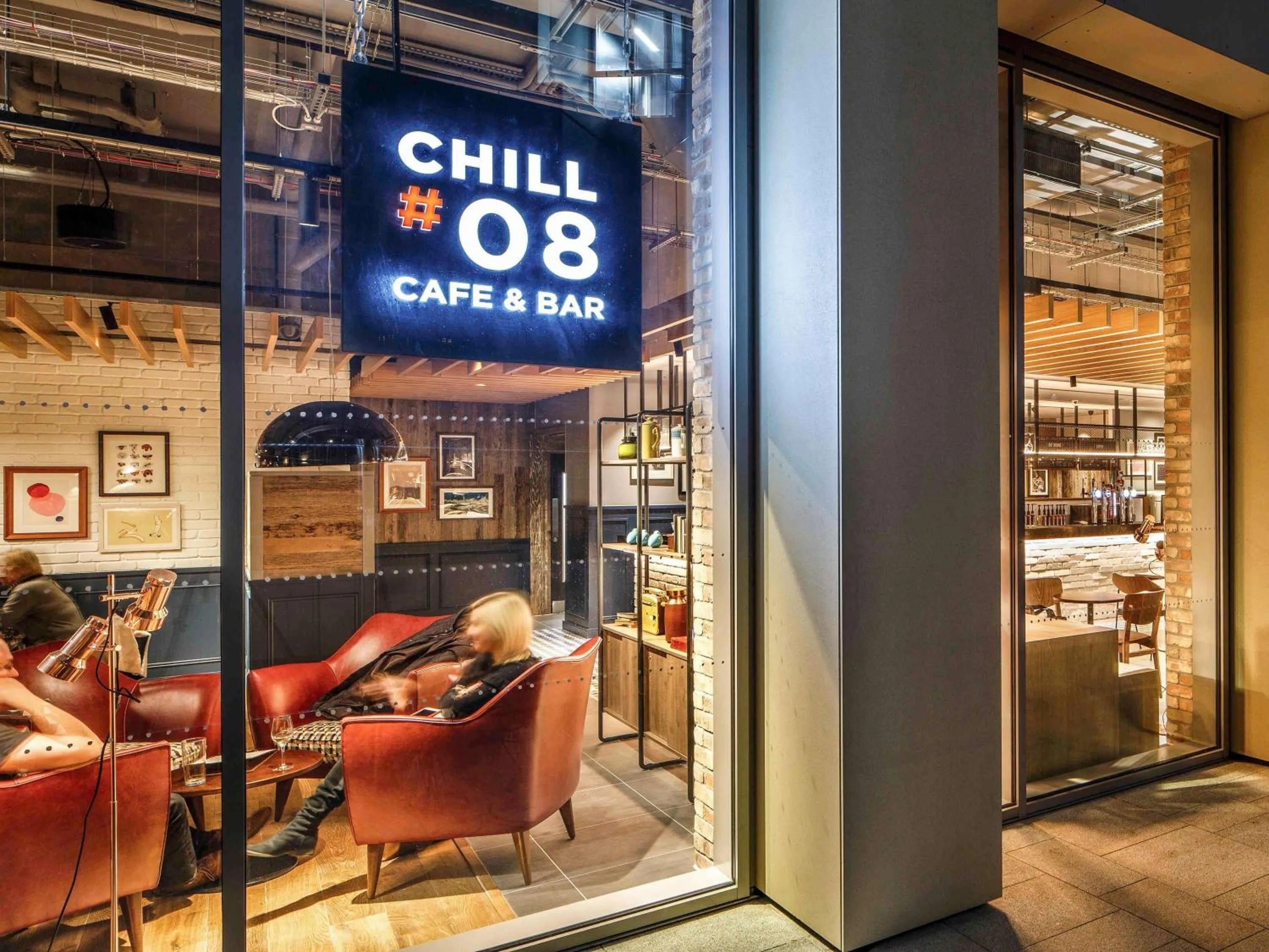 Restaurant/places to eat in ibis London Canning Town