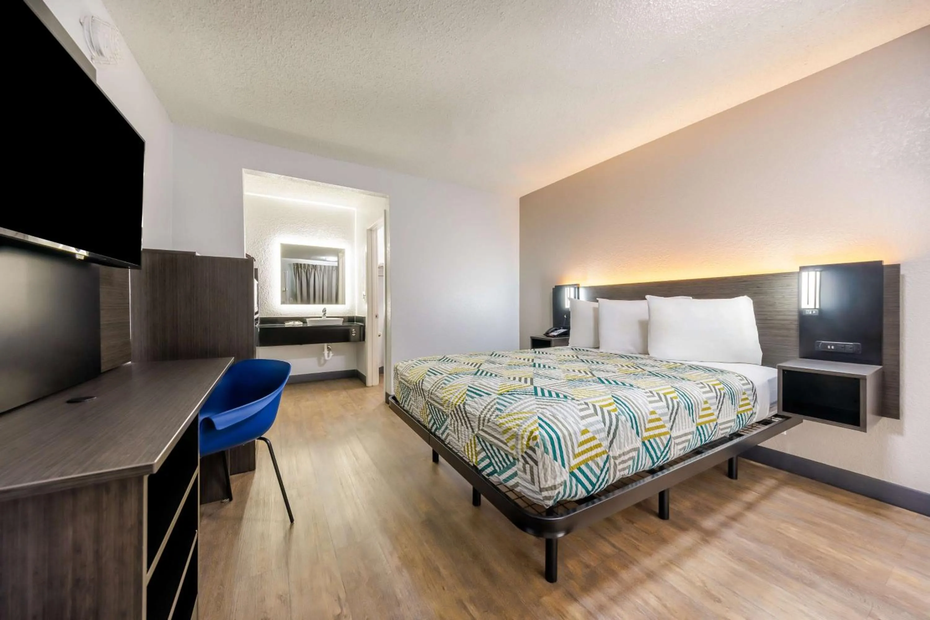 Bedroom, Bed in Motel 6 Fort Worth, TX East