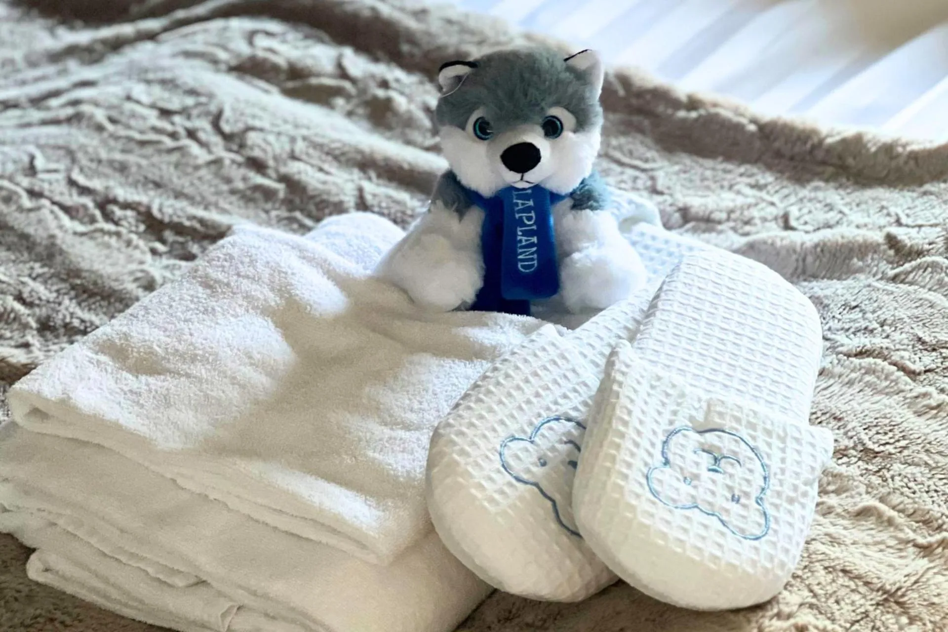 Bed in Hotel Golden Circle Suites