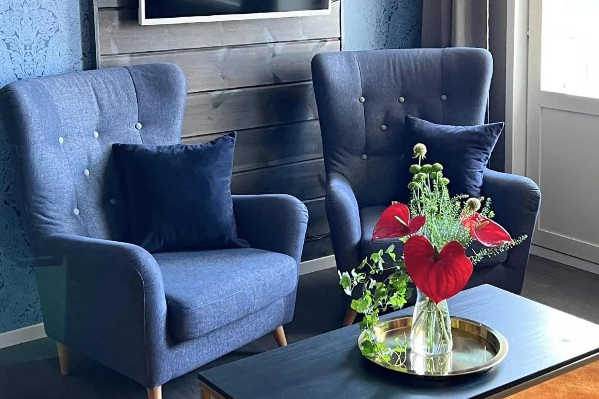 Hotel Golden Circle Suites