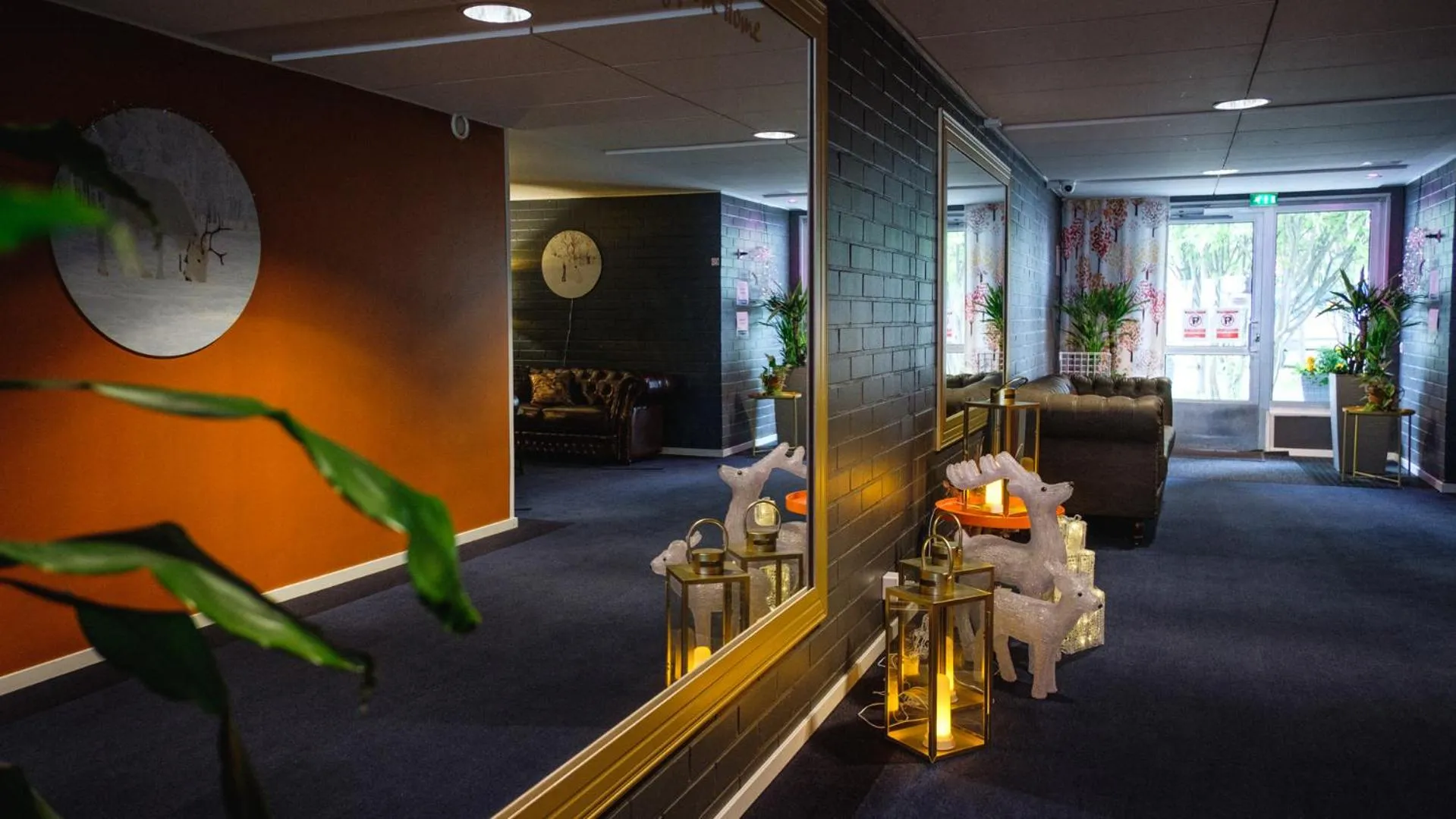 Hotel Golden Circle Suites