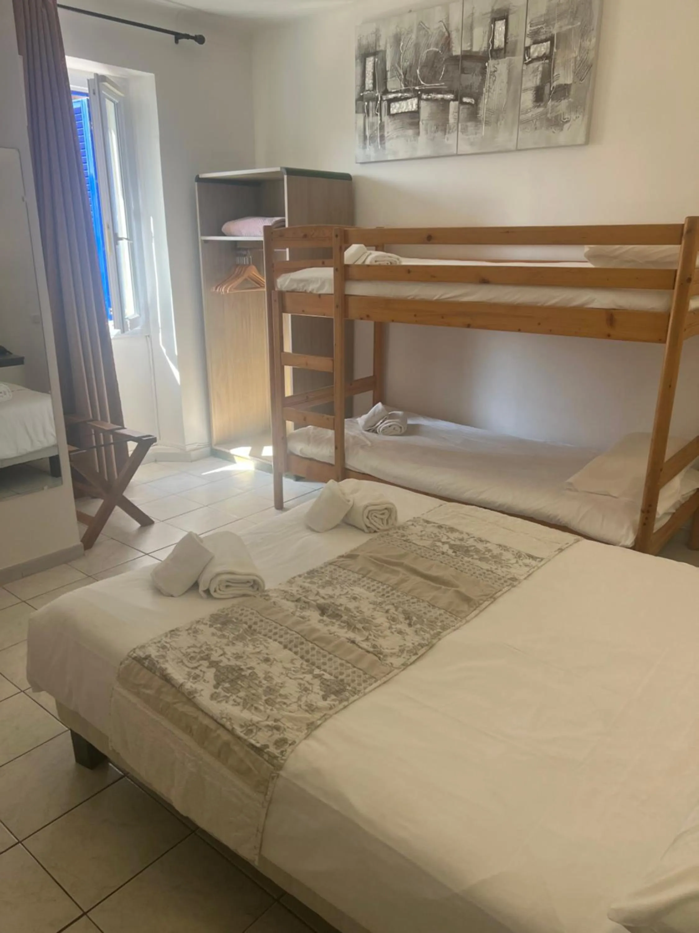 Bed in Hôtel Restaurant le Bellevue