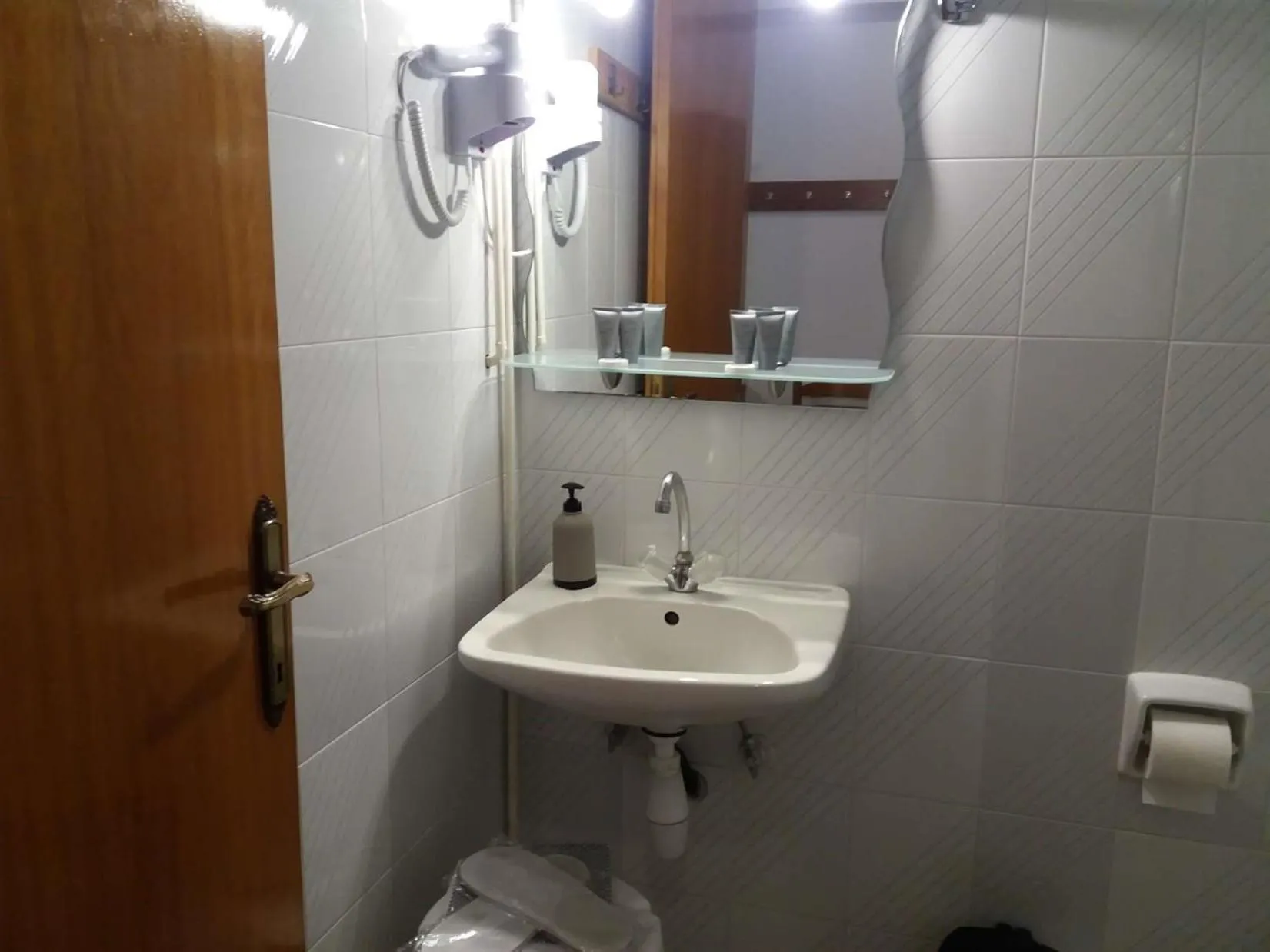 Bathroom in Olympus View Rooms Sauna & Spa