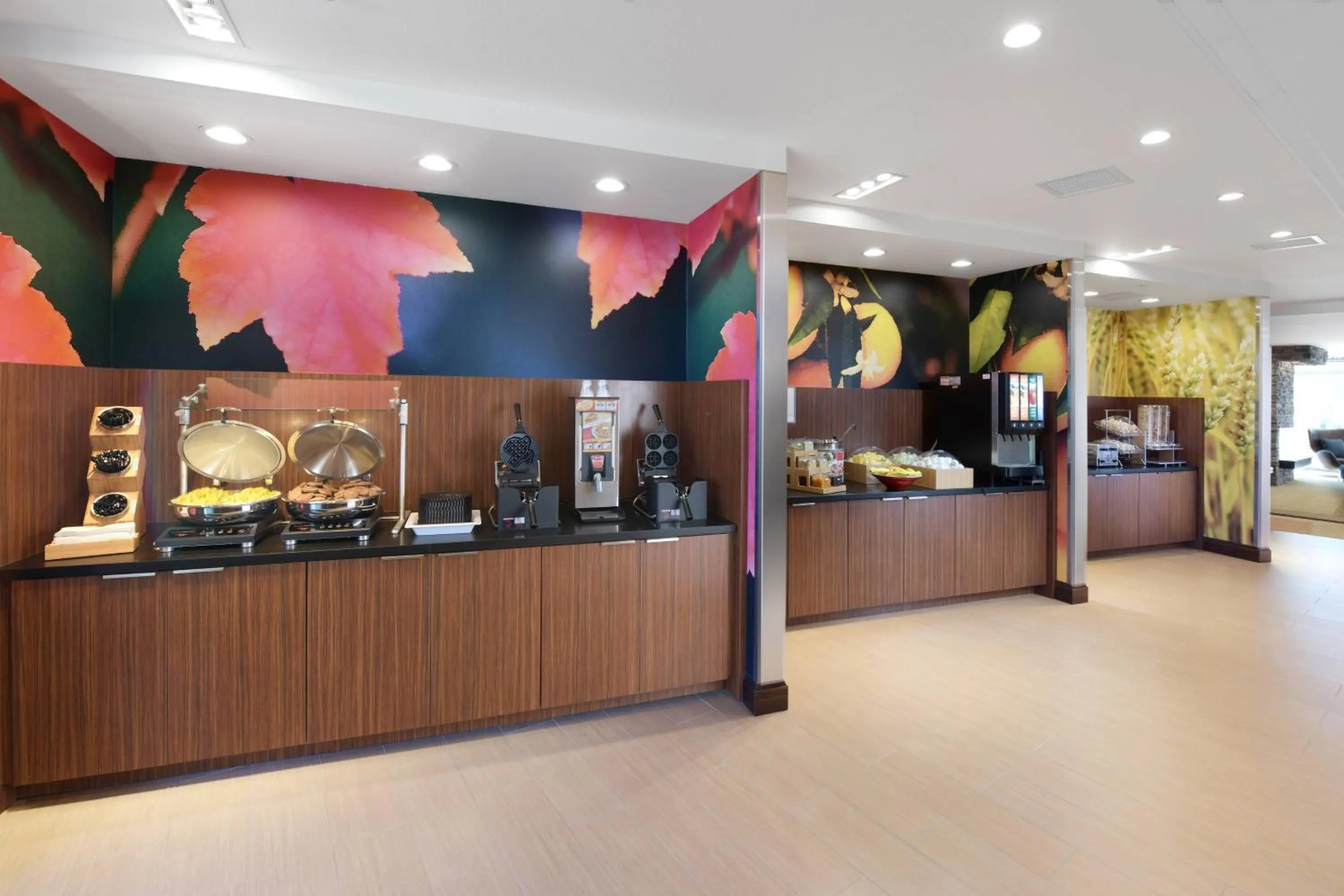 Breakfast in Fairfield Inn & Suites by Marriott Fort Worth South/Burleson