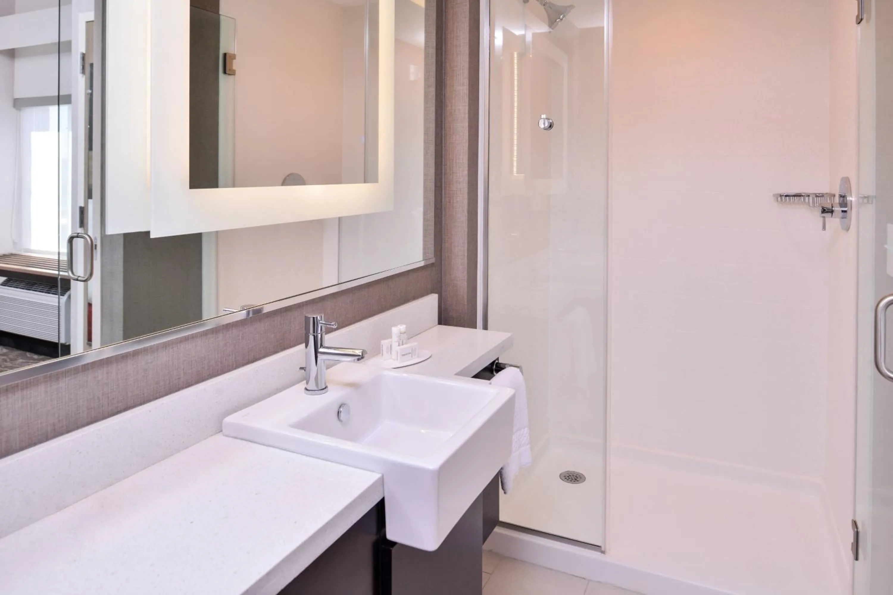 Bathroom in SpringHill Suites by Marriott Greensboro Airport