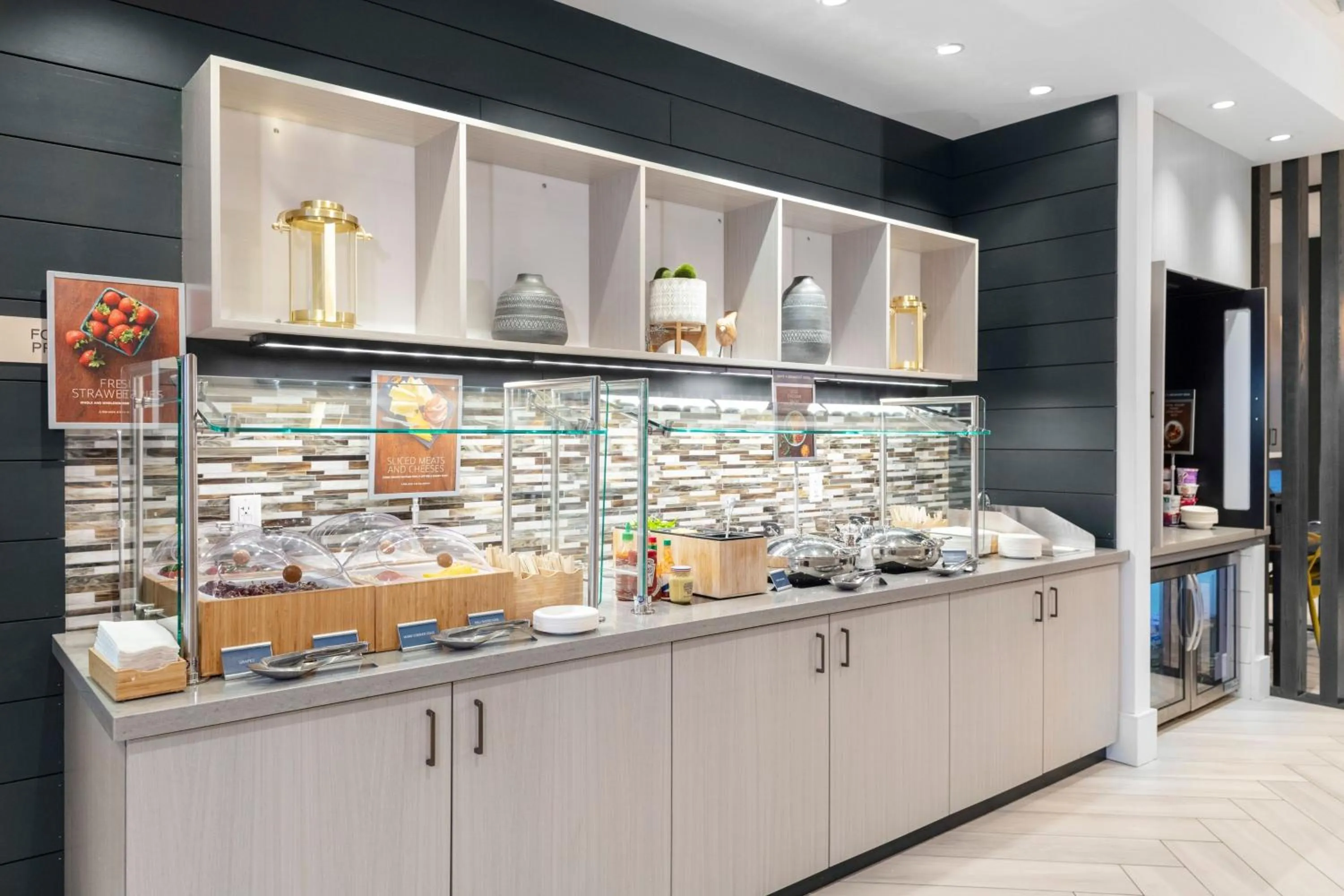 Breakfast in SpringHill Suites by Marriott Great Falls