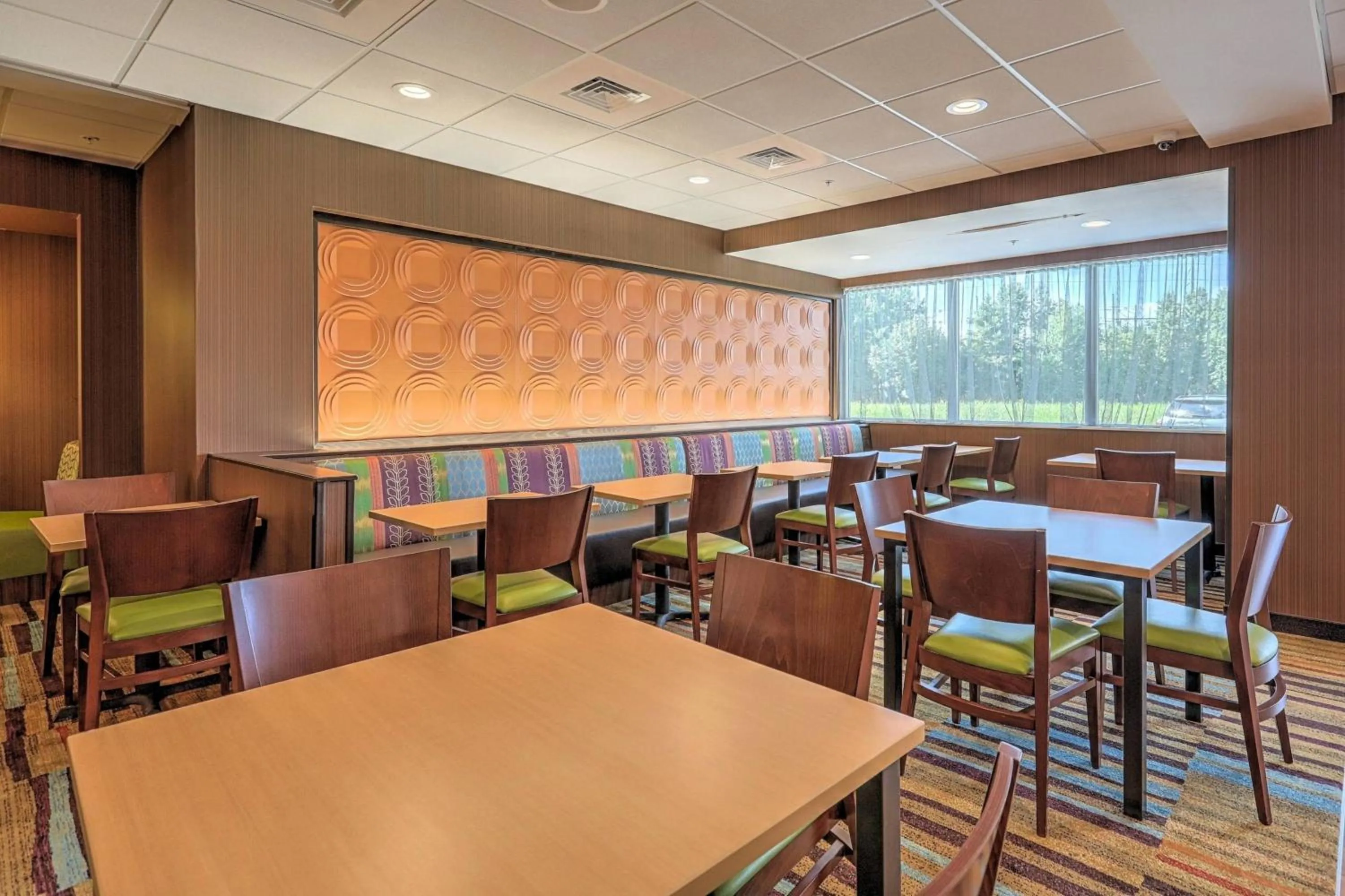 Breakfast in Fairfield Inn & Suites by Marriott Greenville
