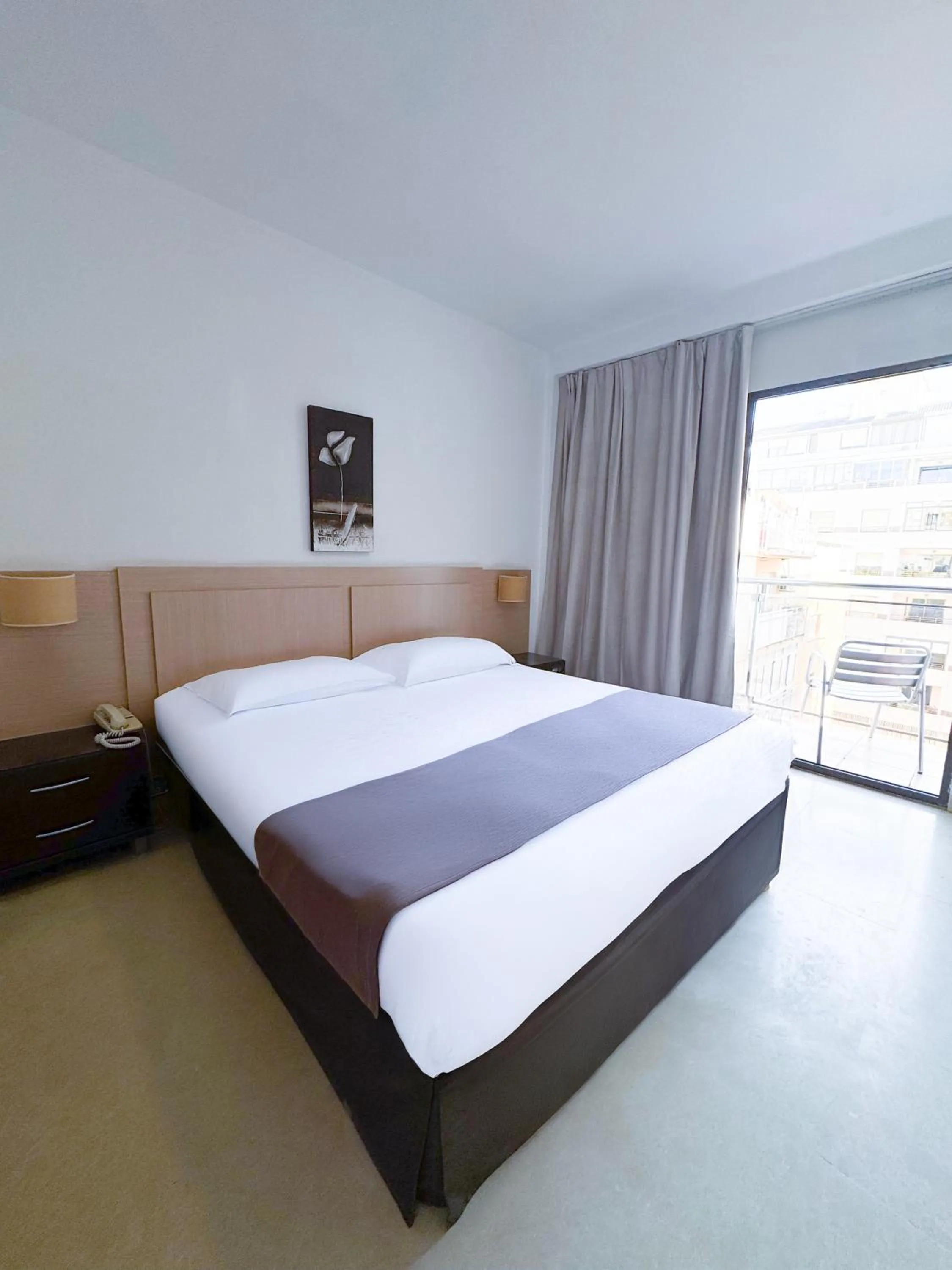 Bed in Hotel Primavera Benidorm