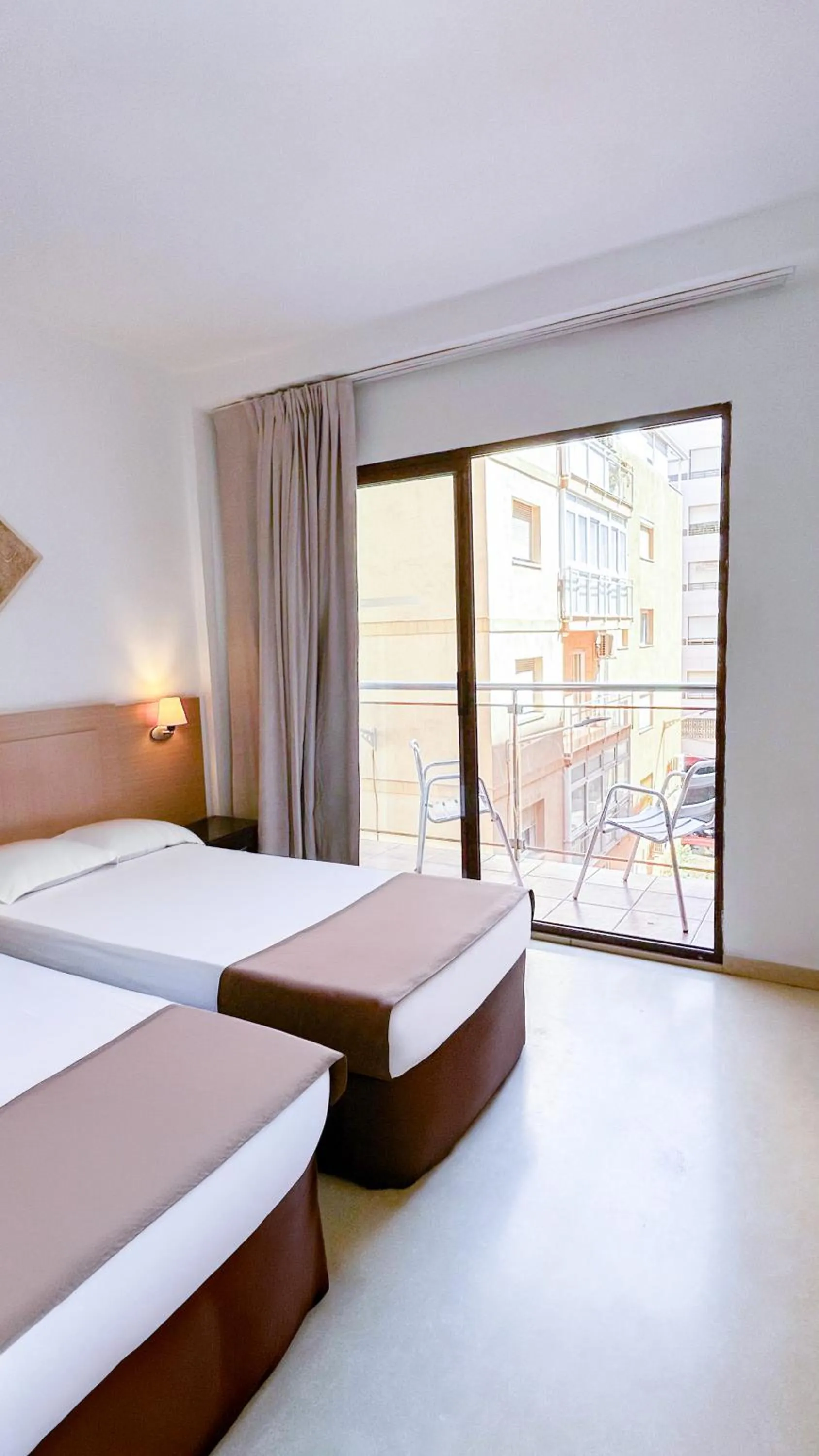 Bed in Hotel Primavera Benidorm