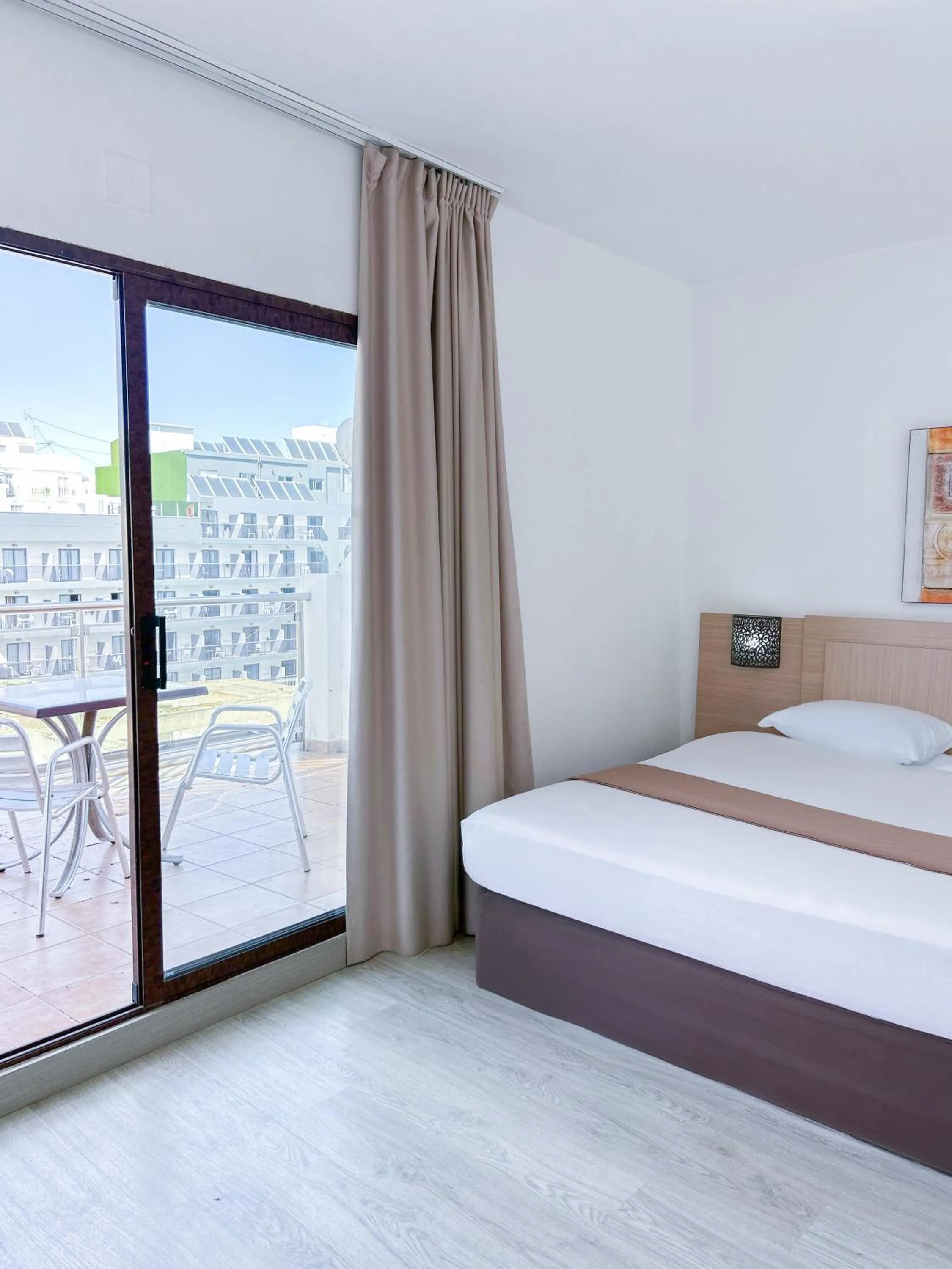 Bed in Hotel Primavera Benidorm