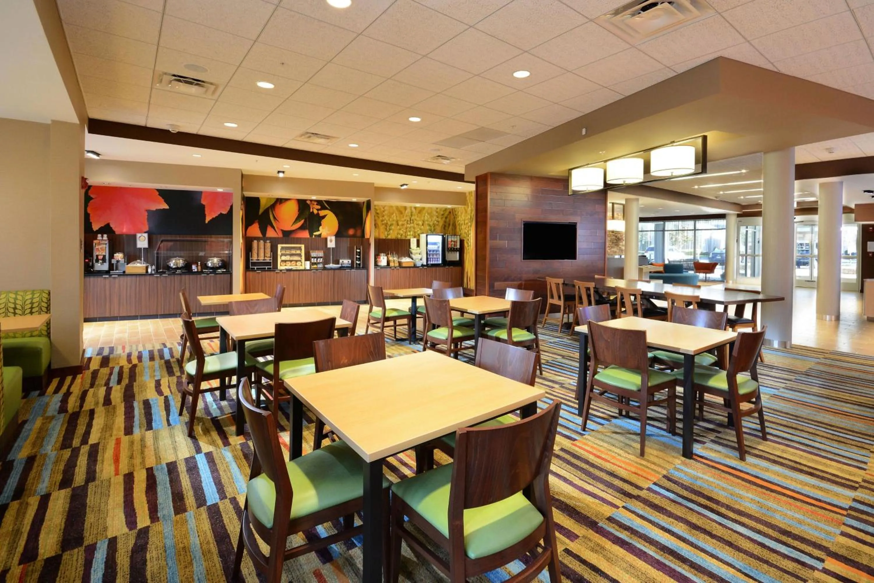 Breakfast in Fairfield Inn & Suites by Marriott Raleigh Capital Blvd./I-540