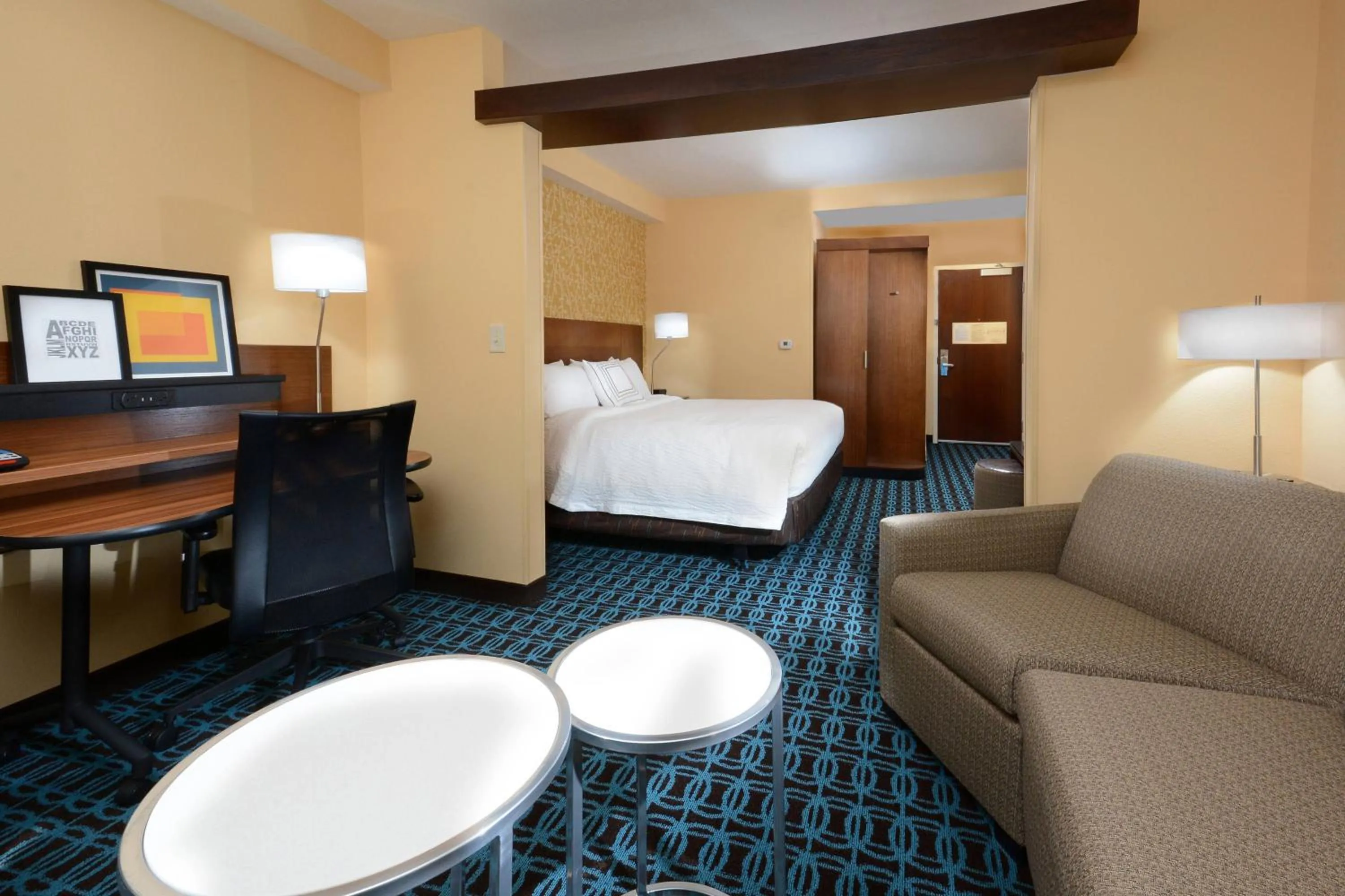Photo of the whole room, Bed in Fairfield Inn & Suites by Marriott Raleigh Capital Blvd./I-540