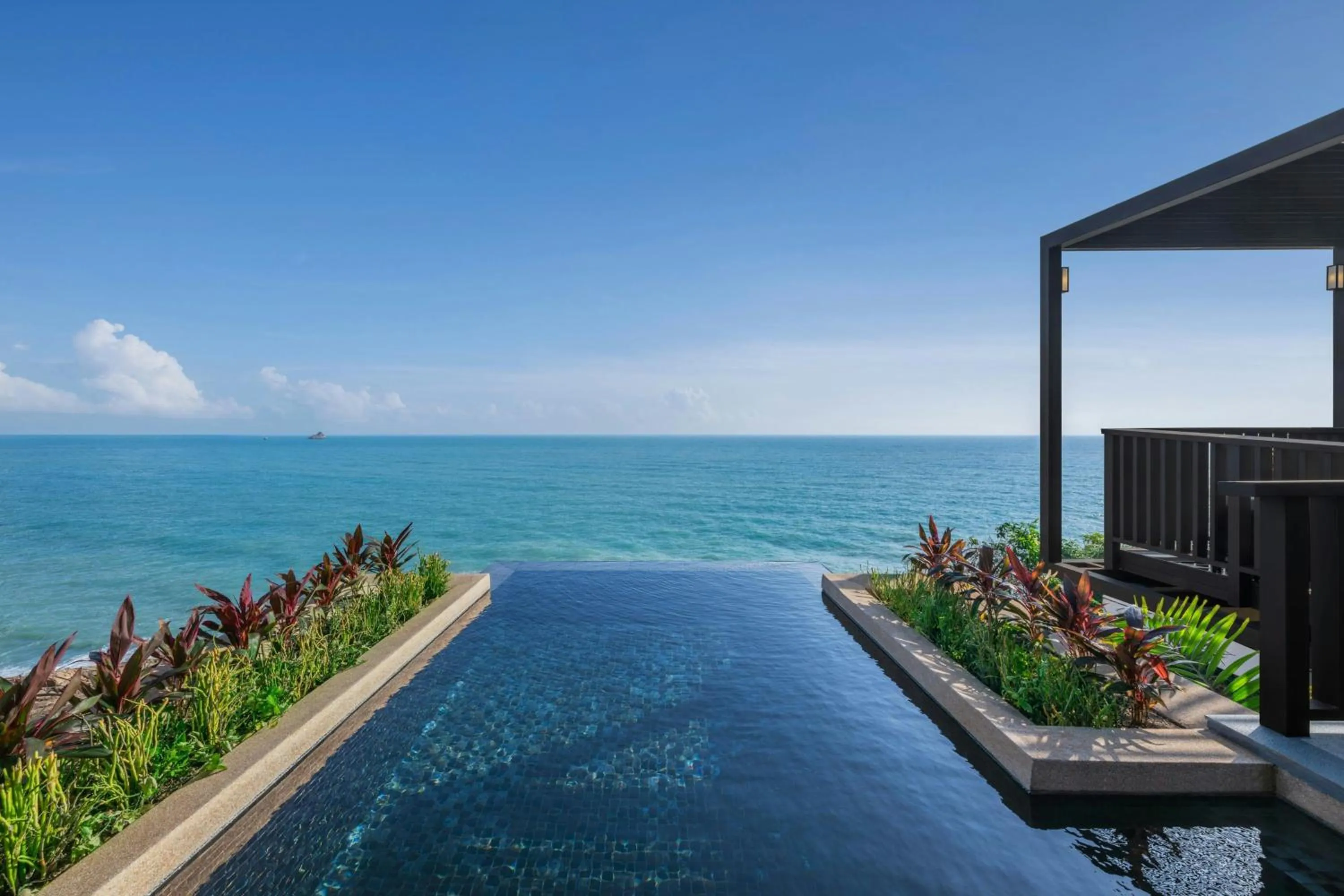 Swimming pool in The Ritz-Carlton, Koh Samui