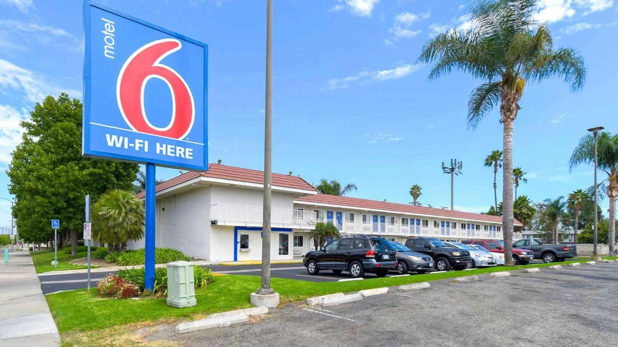 Property building in Motel 6-Costa Mesa, CA