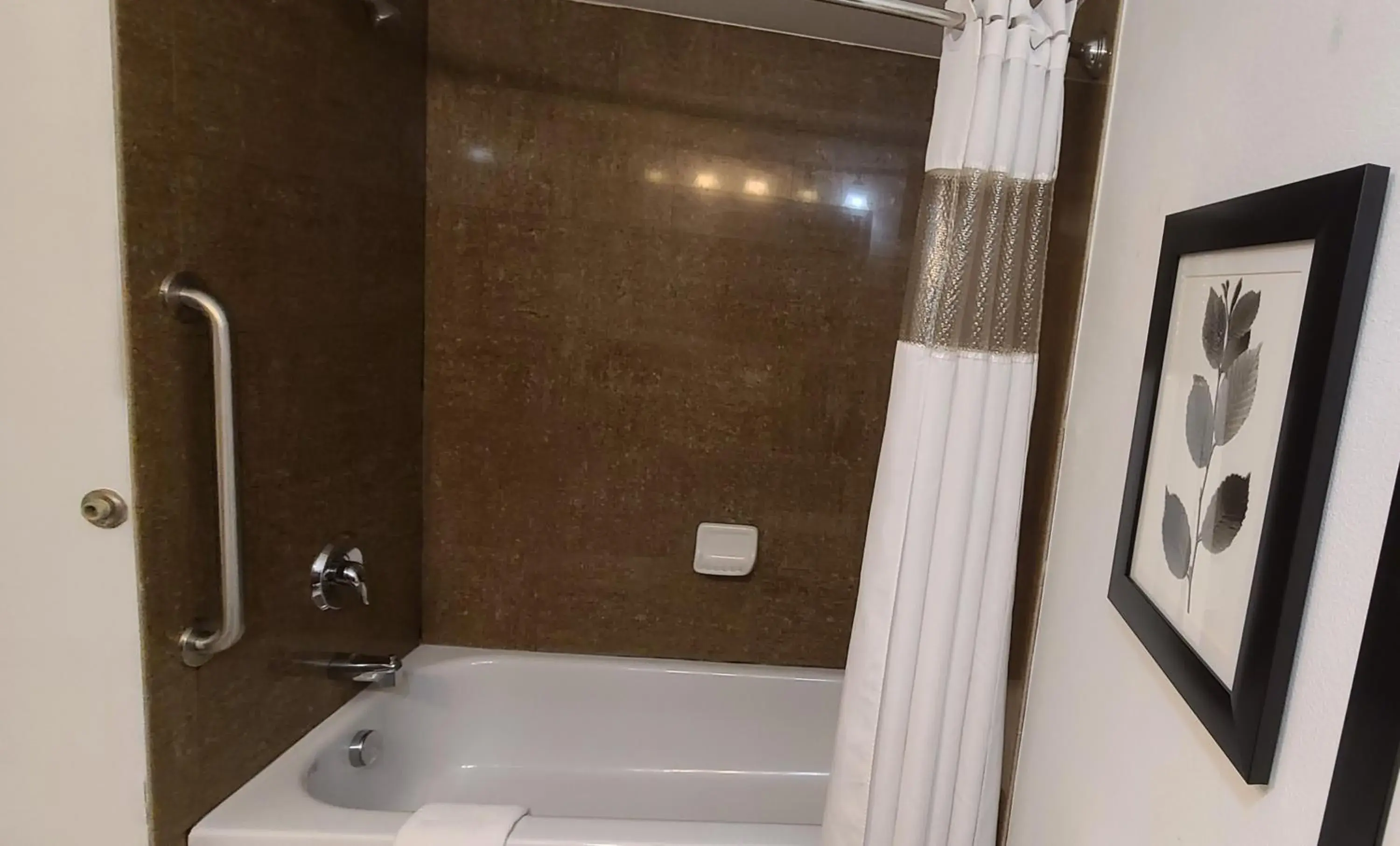 Queen Room with Two Queen Beds with Roll In Shower - Disability Access/Non-Smoking in Country Inn & Suites by Radisson, Bradenton-Lakewood-Ranch, FL Queen Room with Two Queen Beds with Roll In Shower - Disability Access/Non-Smoking in Country Inn & Suites by Radisson, Bradenton-Lakewood-Ranch, FL