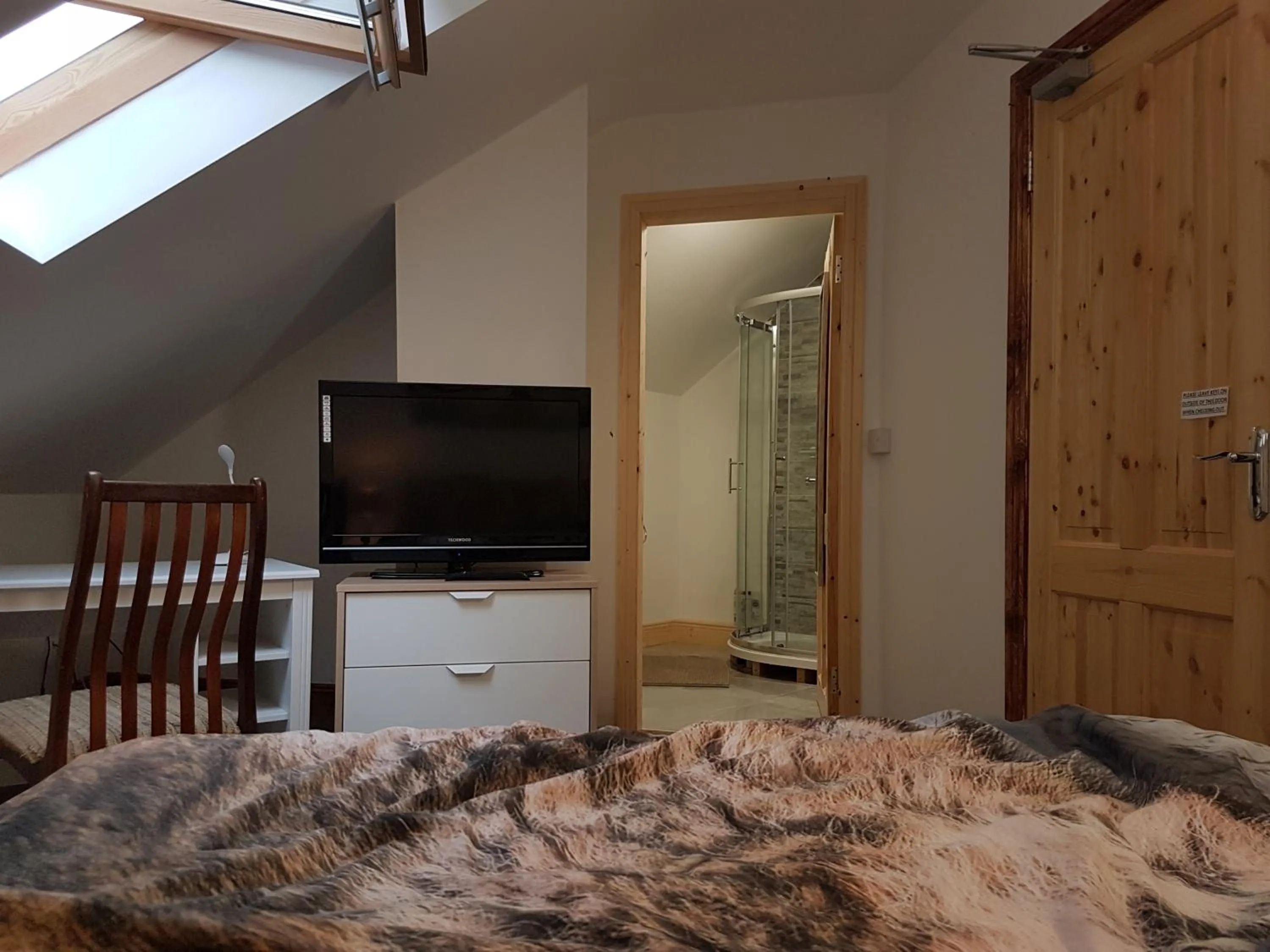 Photo of the whole room in Moorepark West House