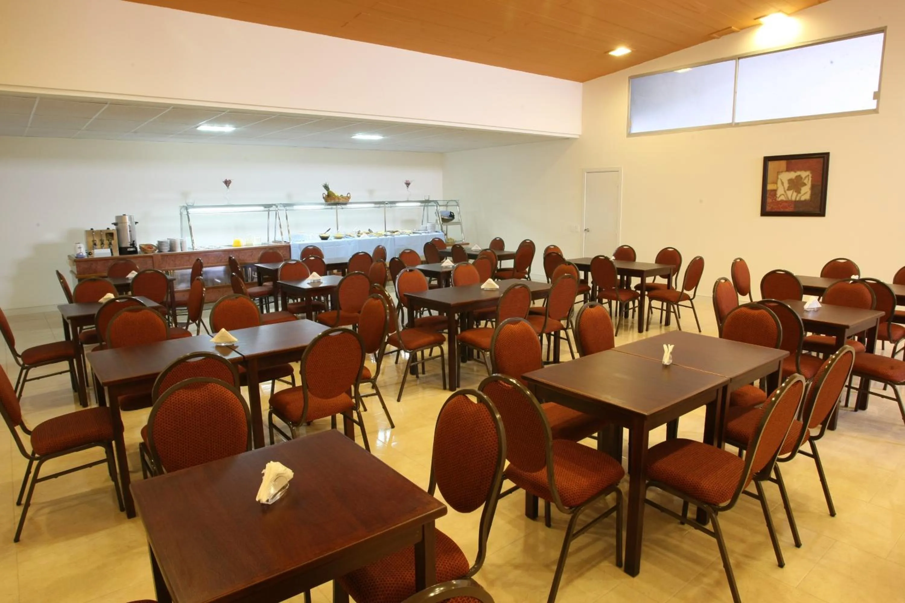 Restaurant/places to eat in Hotel Concorde