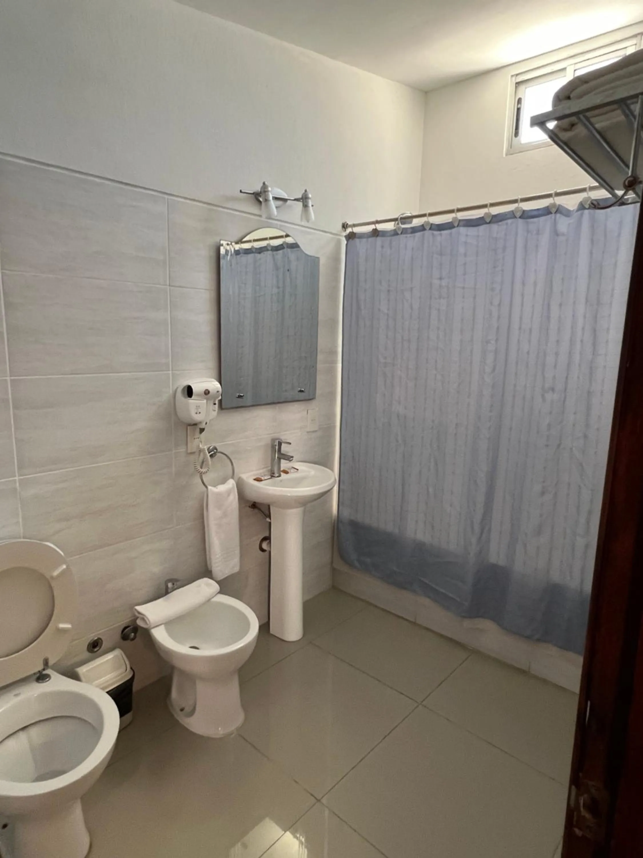 Toilet in Hotel Concorde