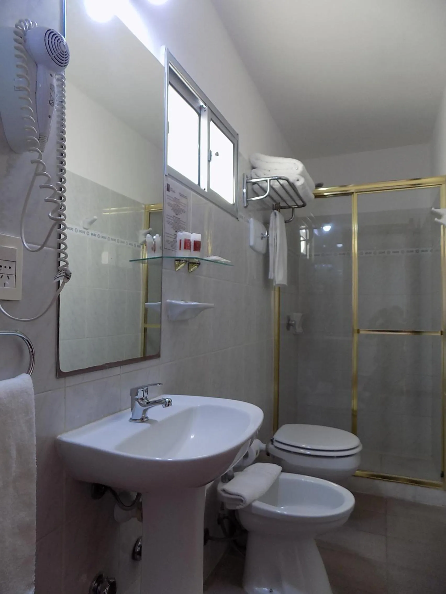 Shower in Hotel Concorde