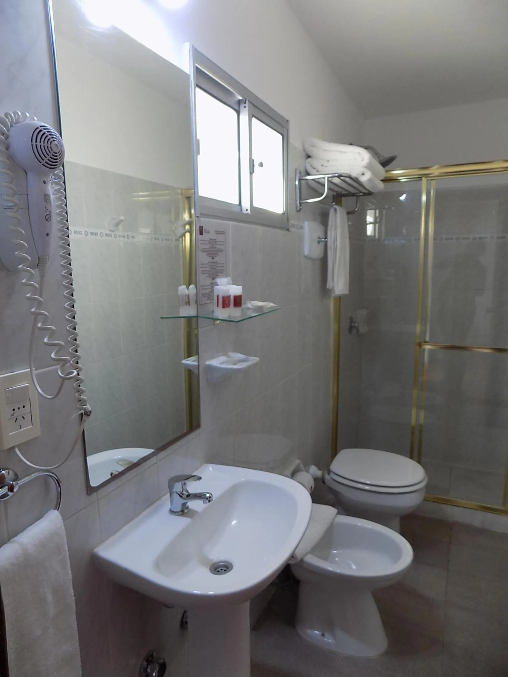 Toilet in Hotel Concorde