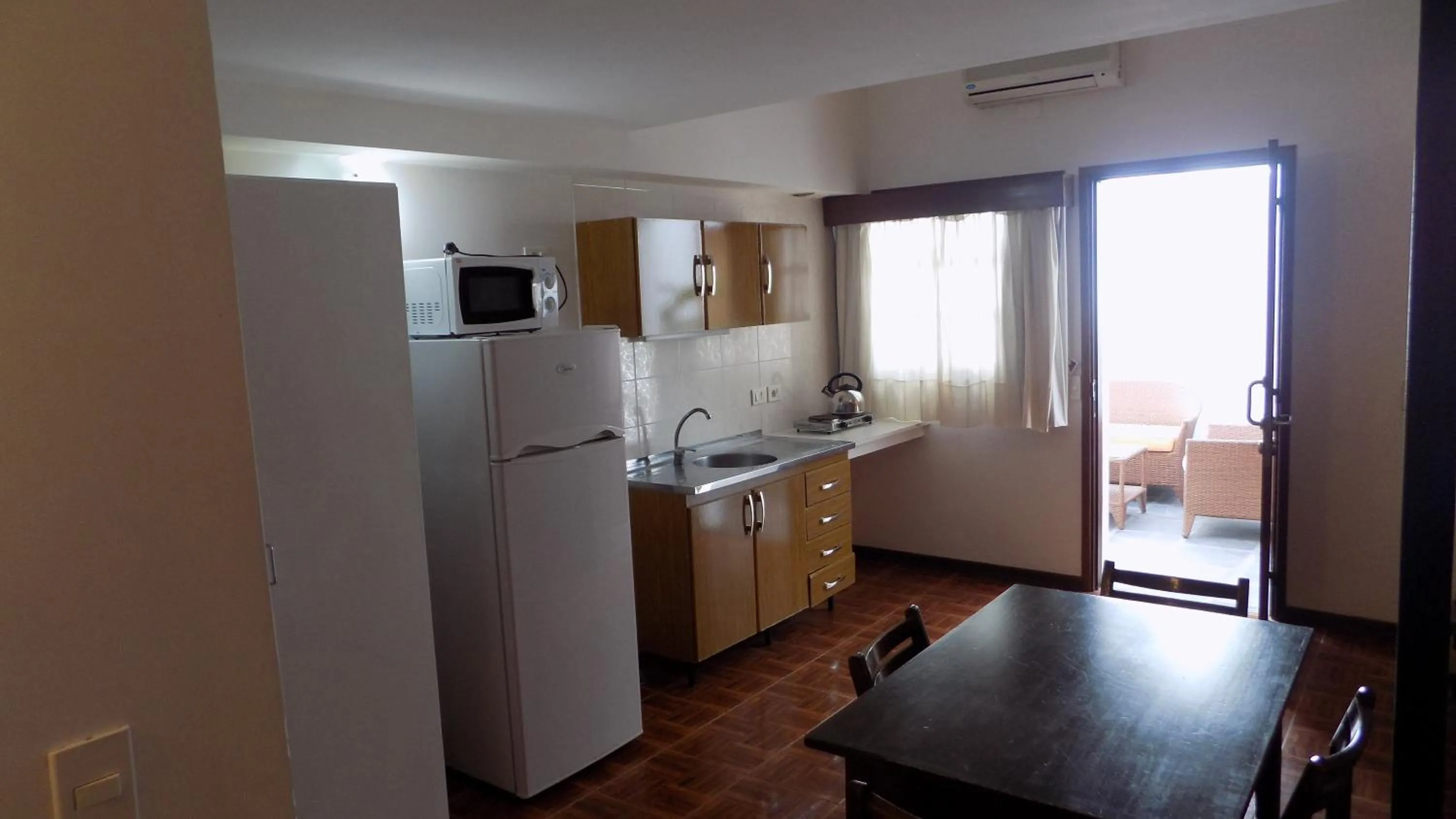 Photo of the whole room in Hotel Concorde