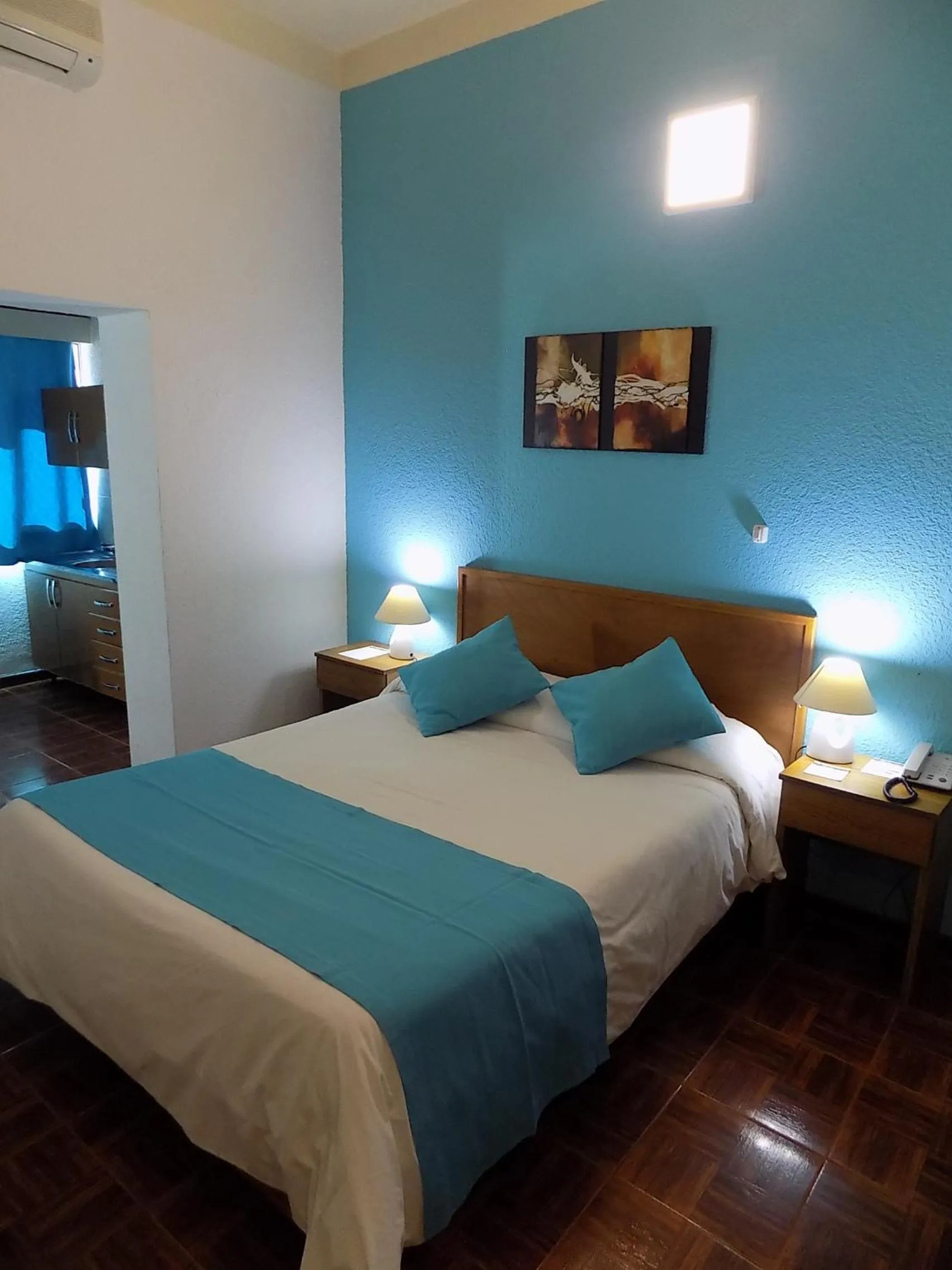 Photo of the whole room, Bed in Hotel Concorde