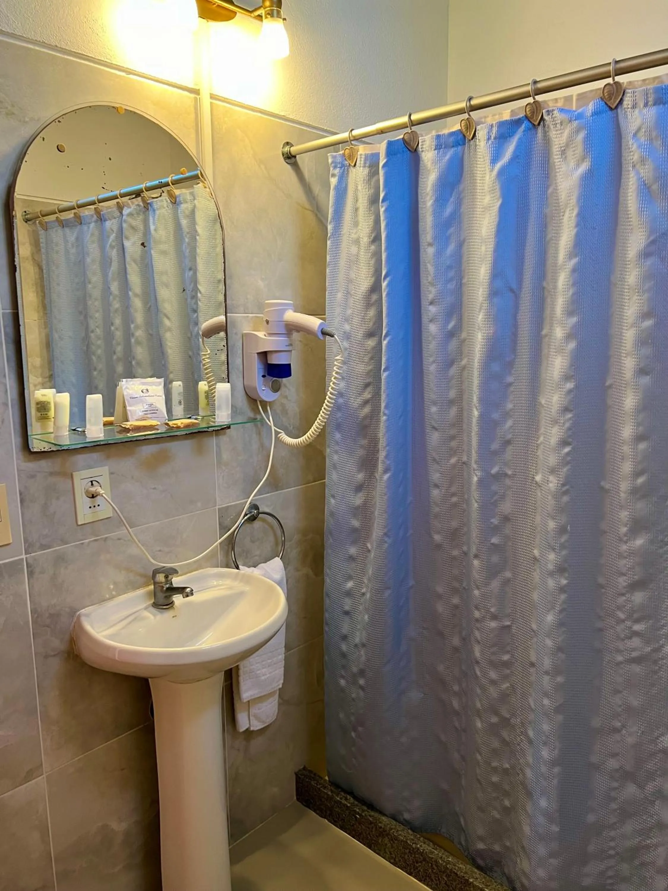 Bathroom in Hotel Concorde