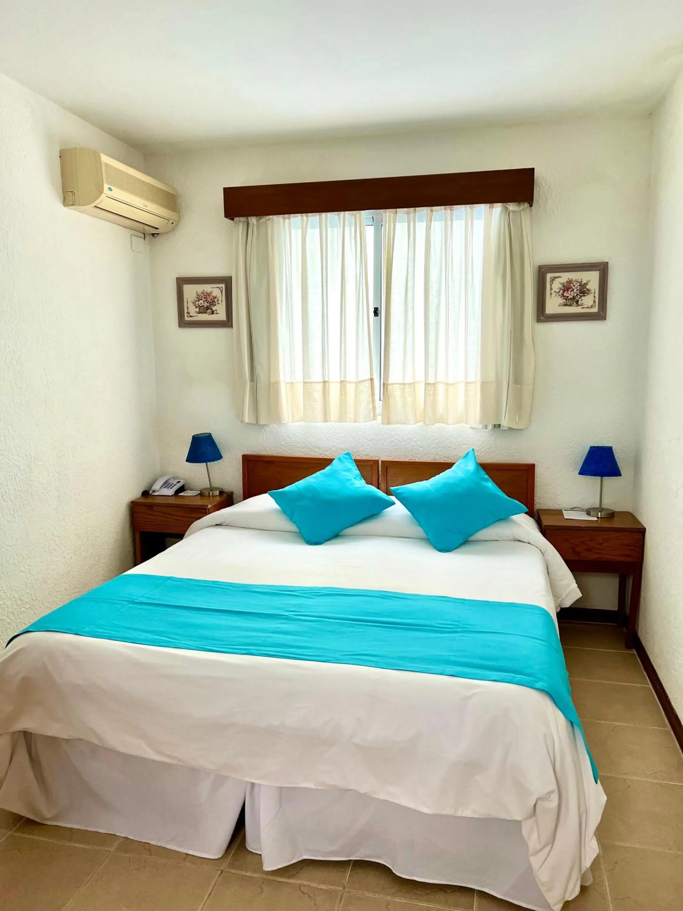 Bed in Hotel Concorde