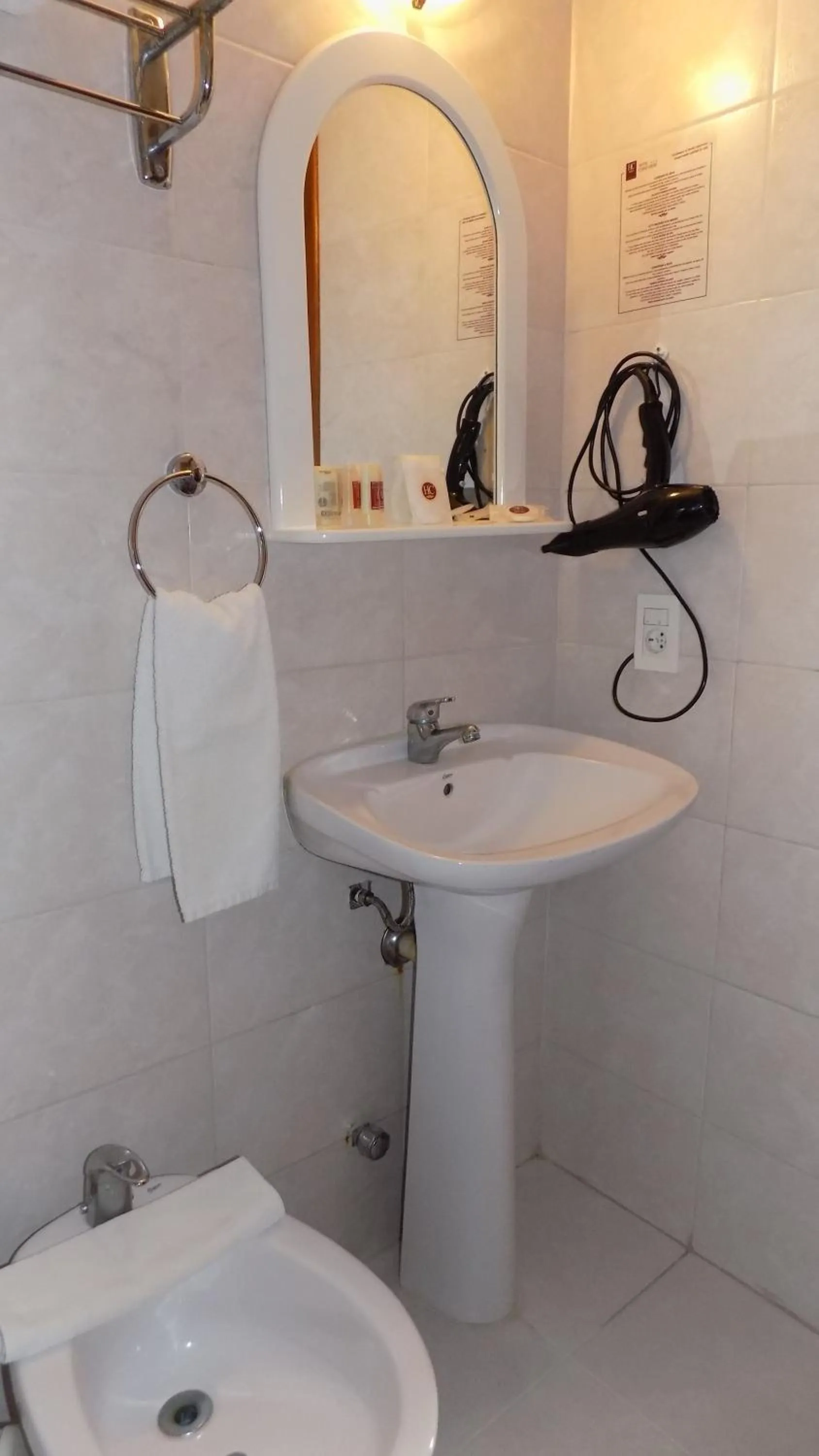 Bathroom in Hotel Concorde