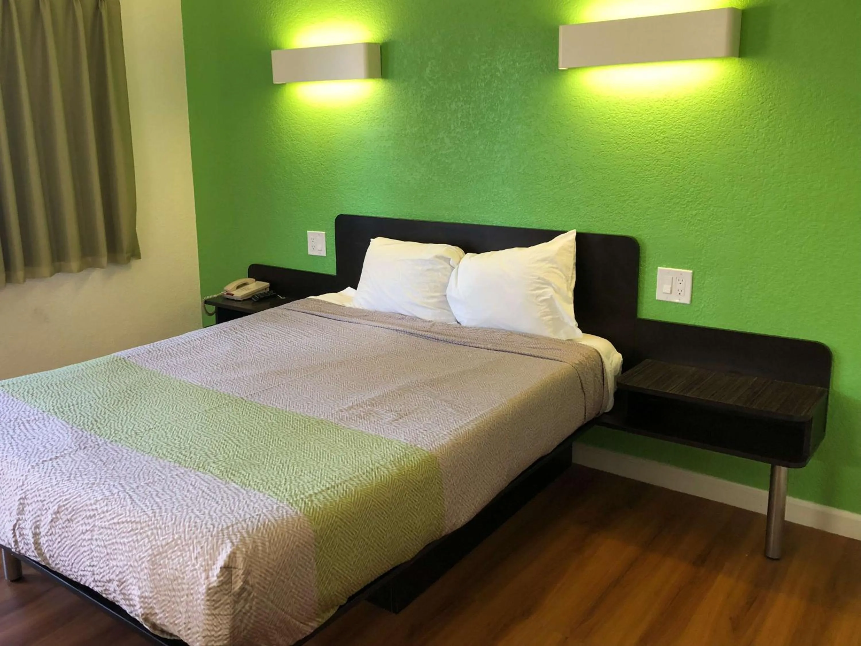 Photo of the whole room, Bed in Motel 6-Barstow, CA