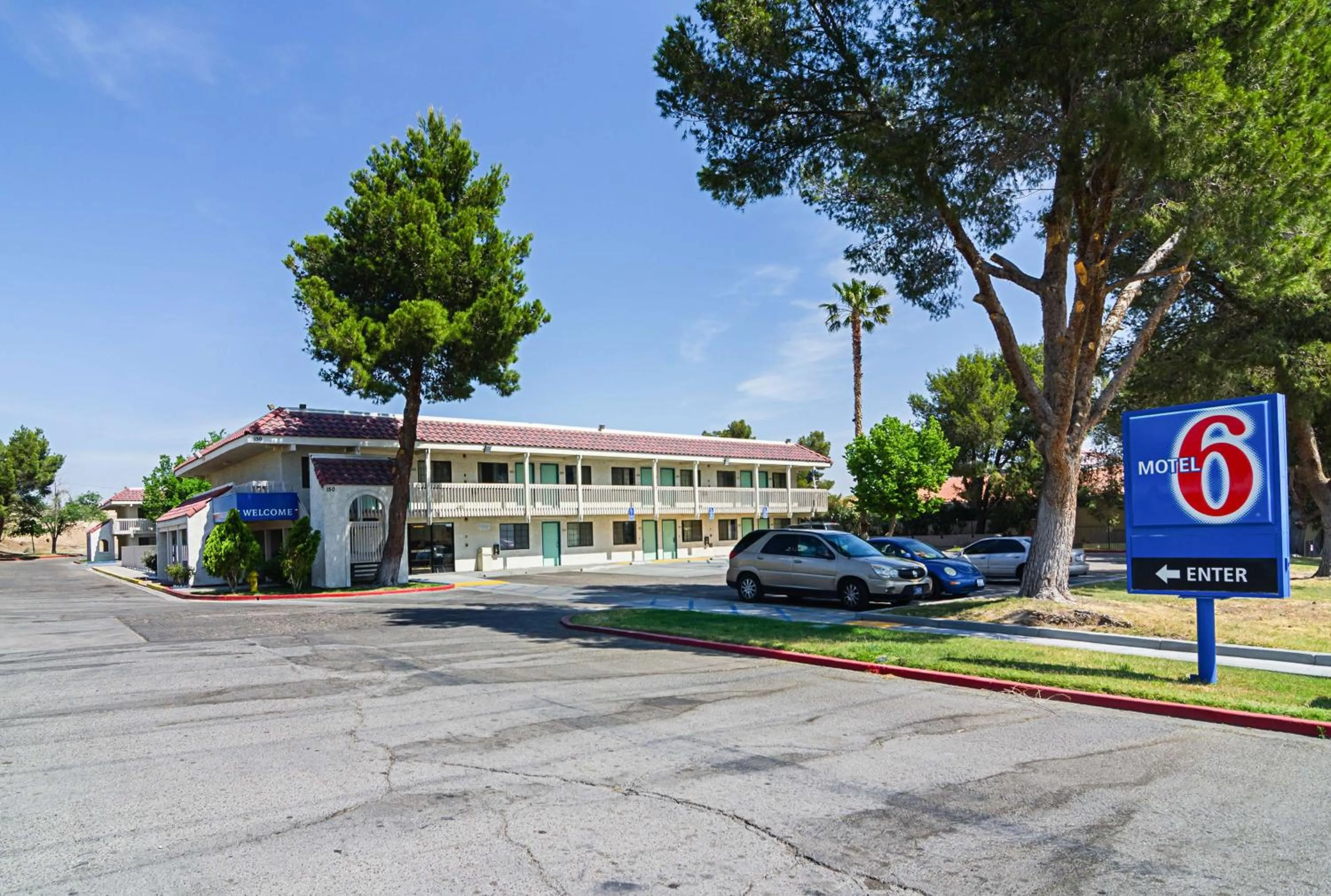 Property building in Motel 6-Barstow, CA