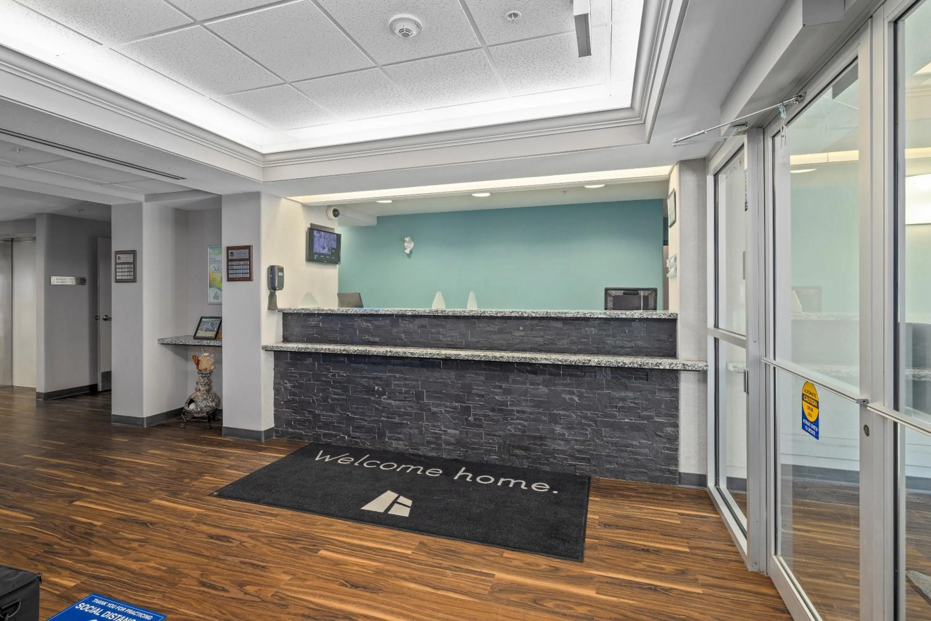 Lobby or reception in Home Inn Medicine Hat