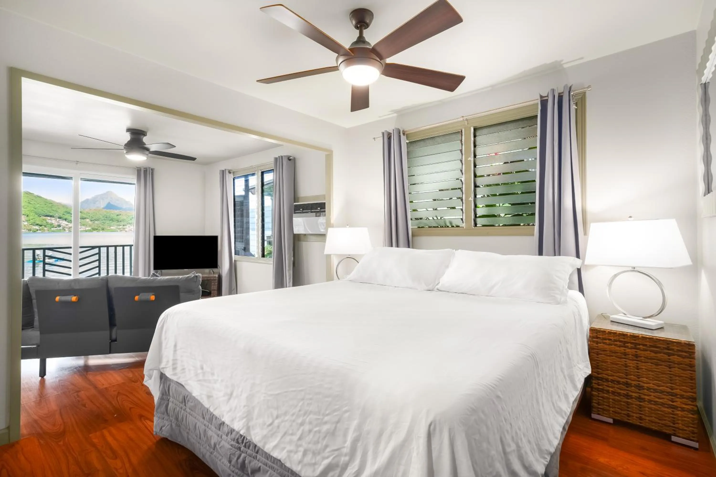 Bed in Paradise Bay Resort