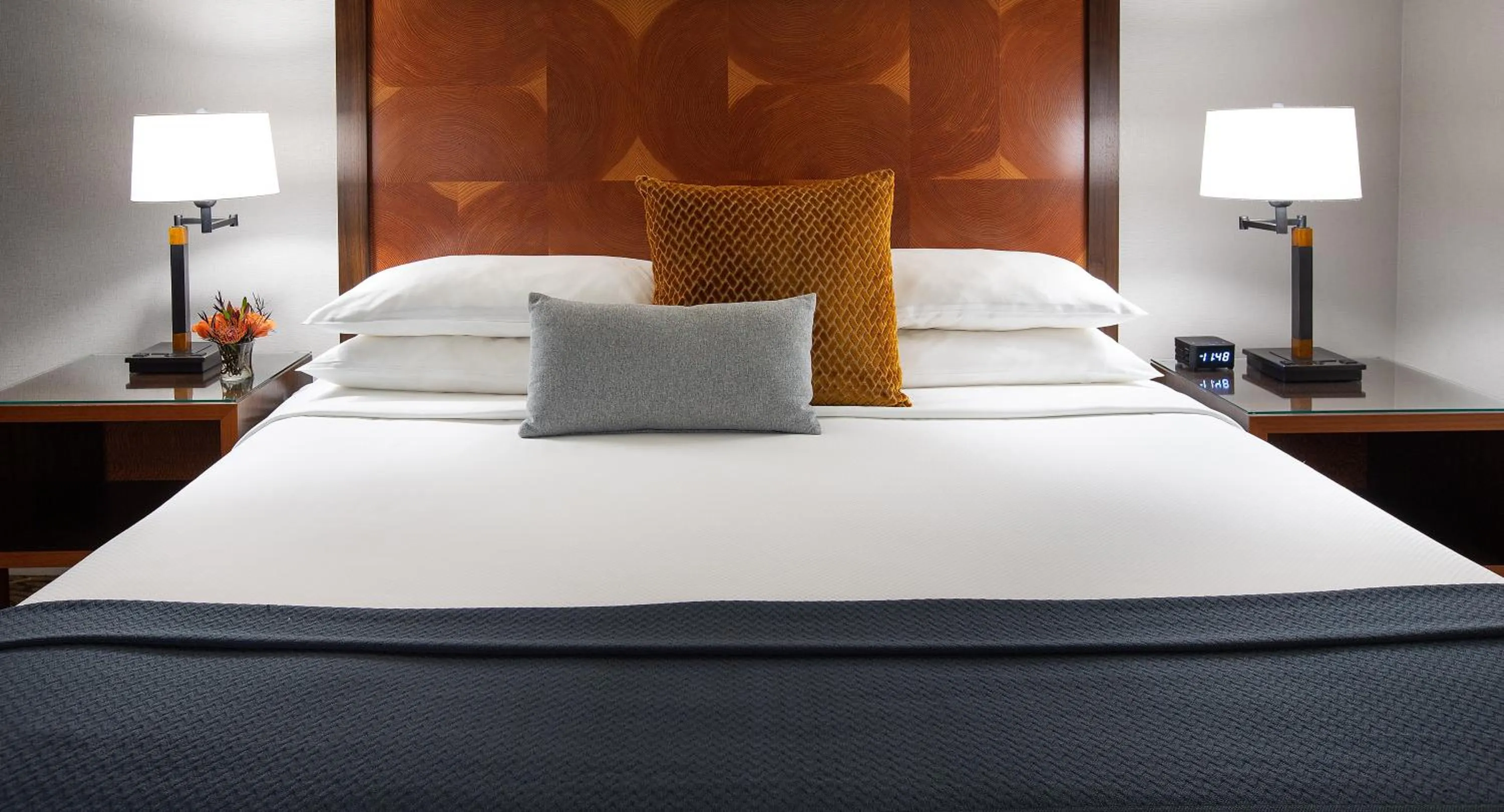 Bedroom, Bed in The Paramount Hotel Portland