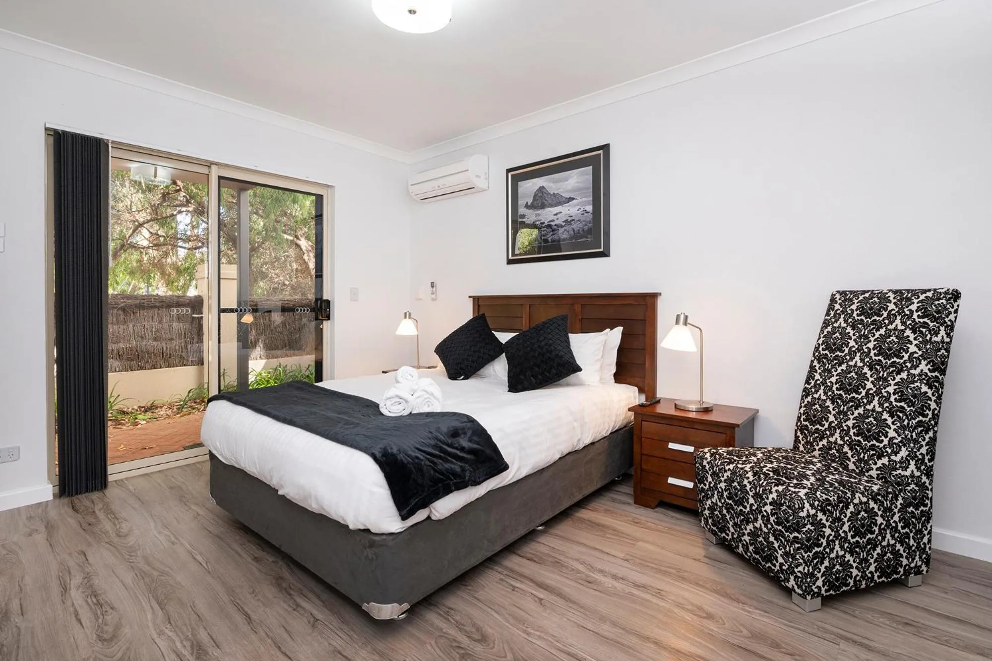 Bed in Bay Village Dunsborough