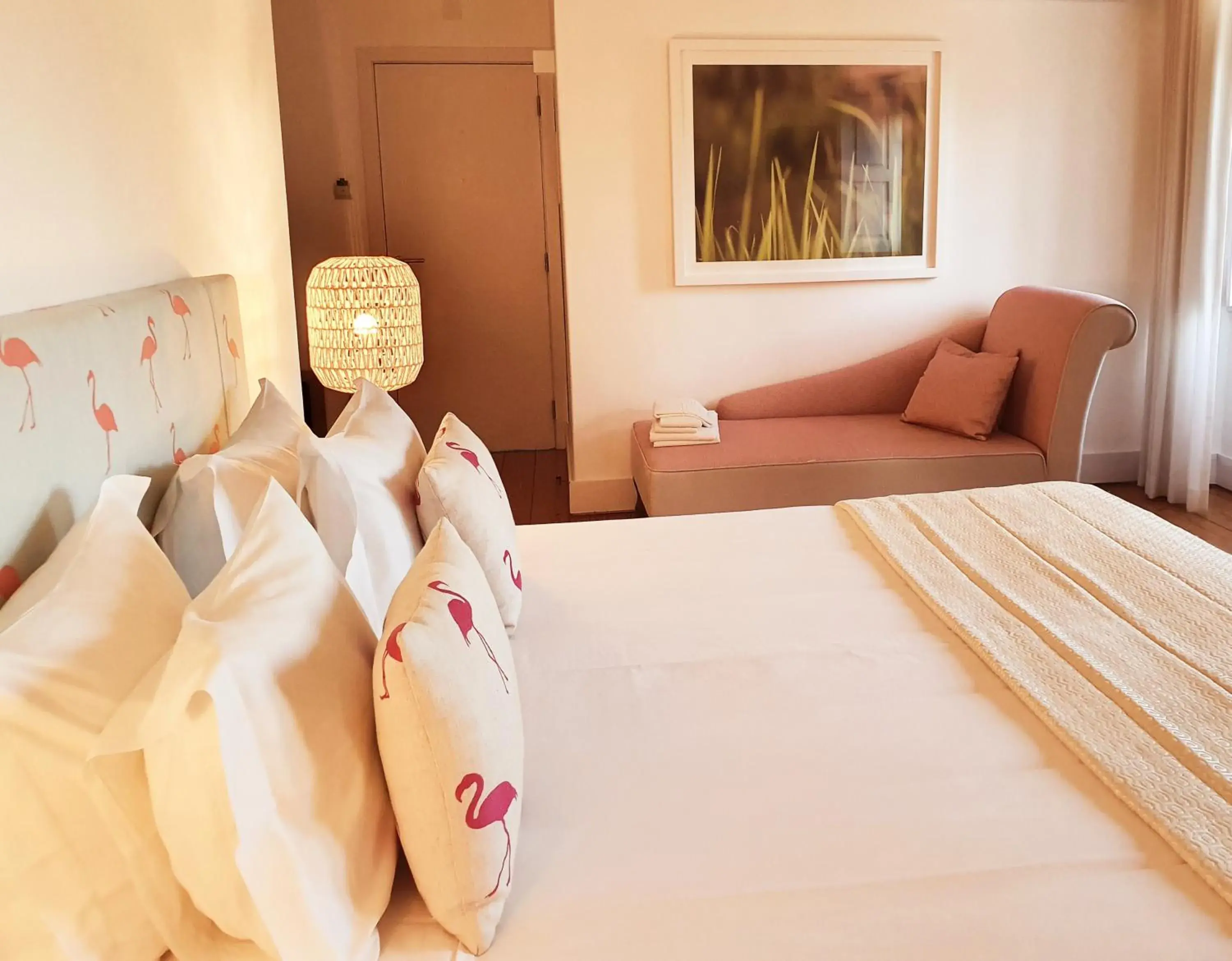 Deluxe Double Room in Quinta do Pinheiro Hotel E Eventos by Grupo Quinta dos Lagos Deluxe Double Room in Quinta do Pinheiro Hotel E Eventos by Grupo Quinta dos Lagos