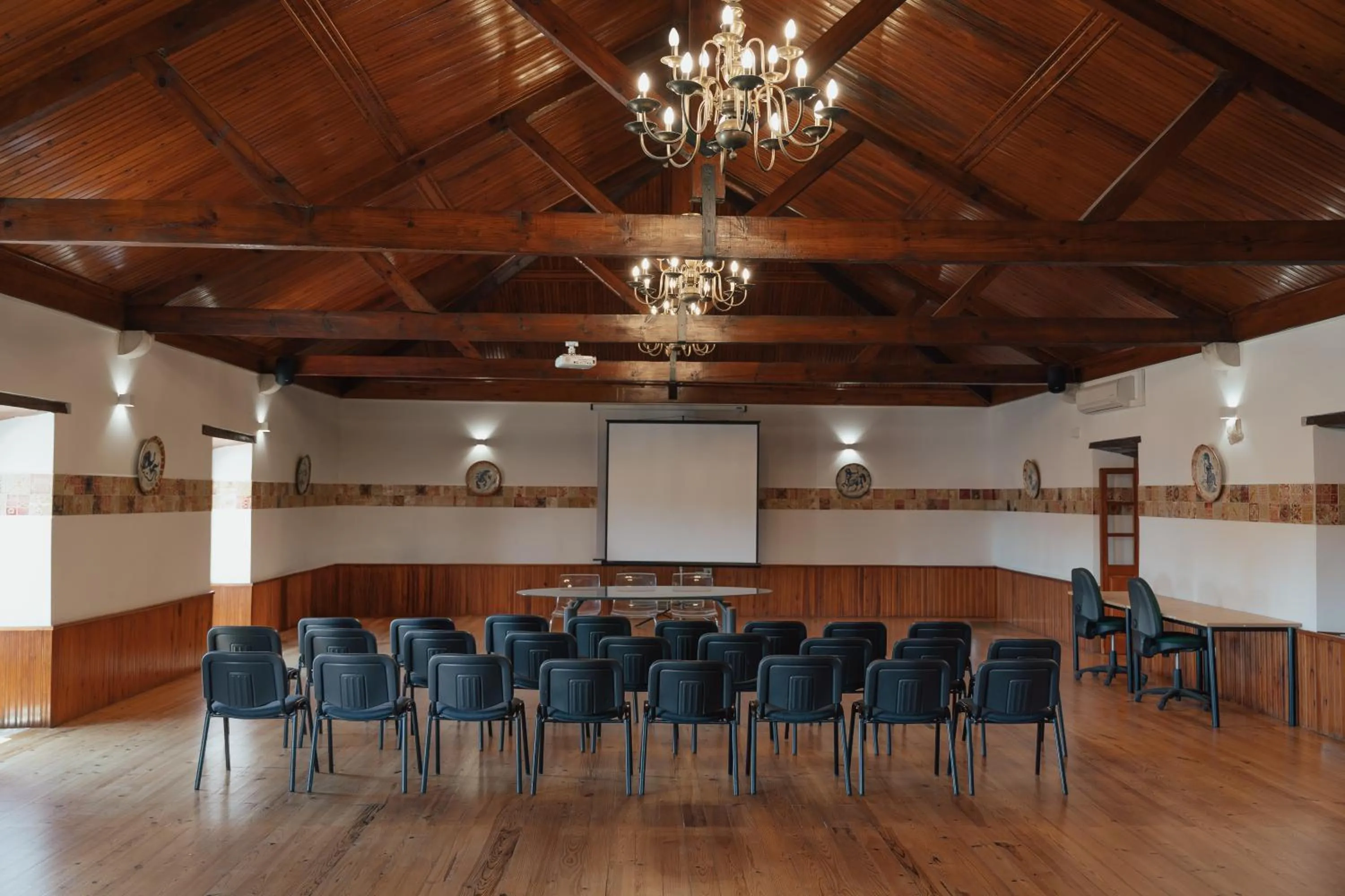 Meeting/conference room in Quinta do Pinheiro Hotel E Eventos by Grupo Quinta dos Lagos
