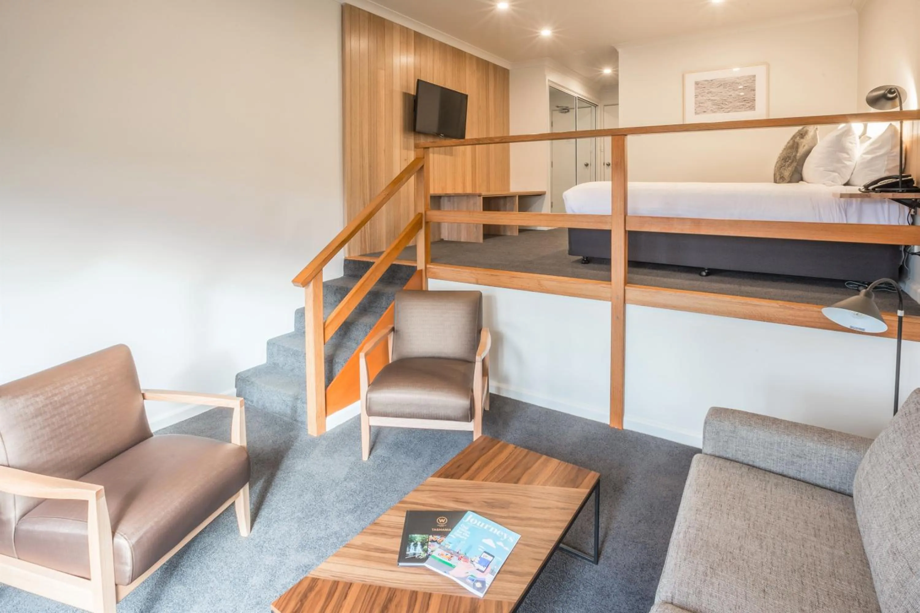 TV and multimedia, Bed in Cradle Mountain Hotel