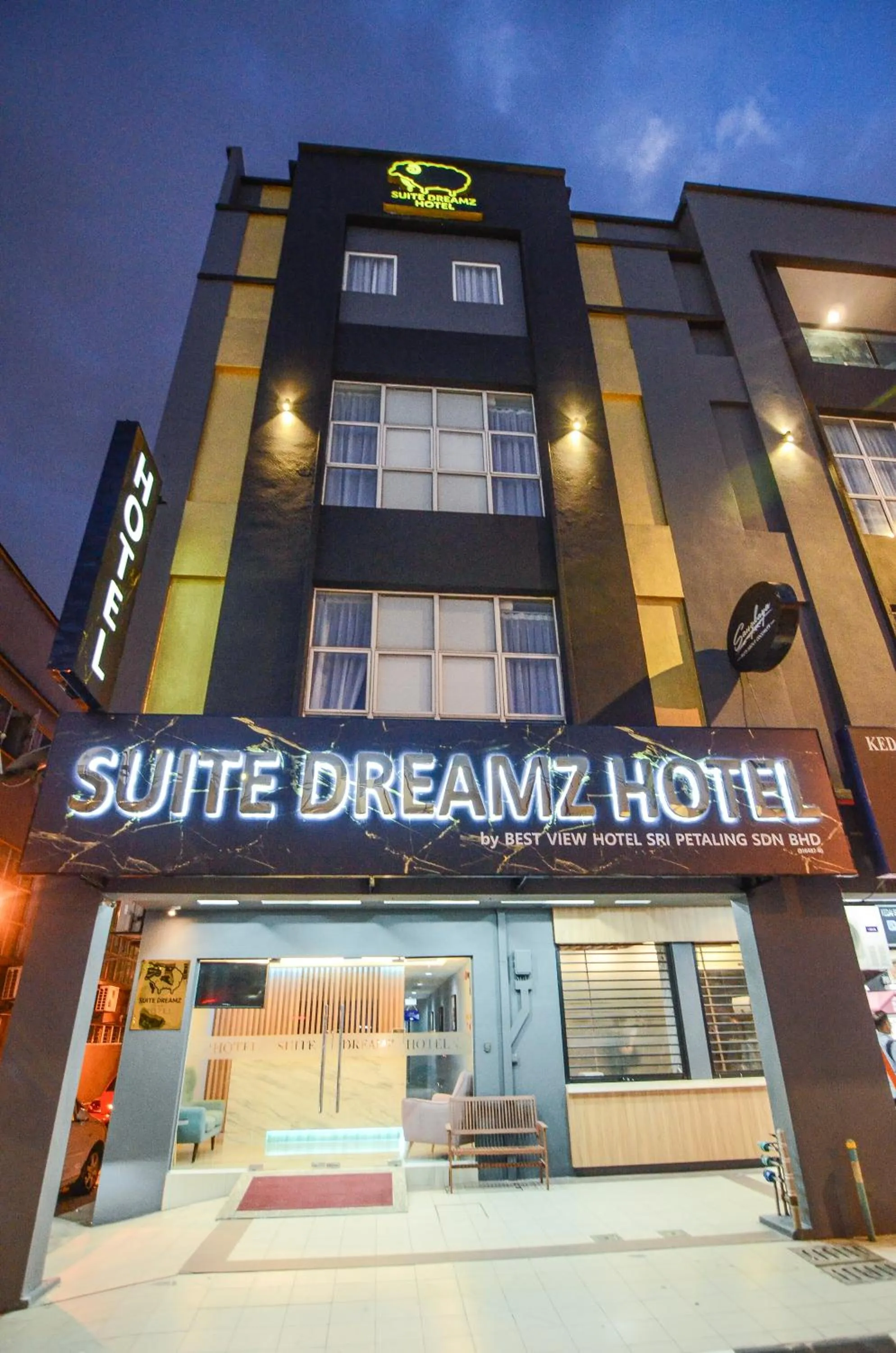 Property building in Suite Dreamz Hotel