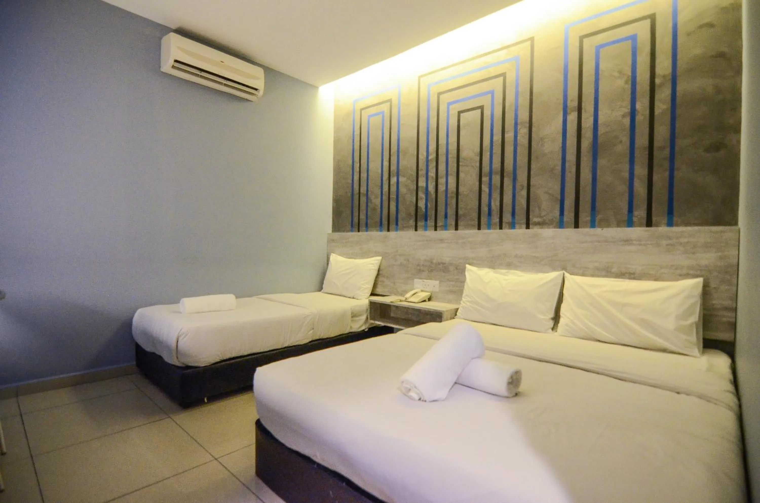 Bed in Suite Dreamz Hotel