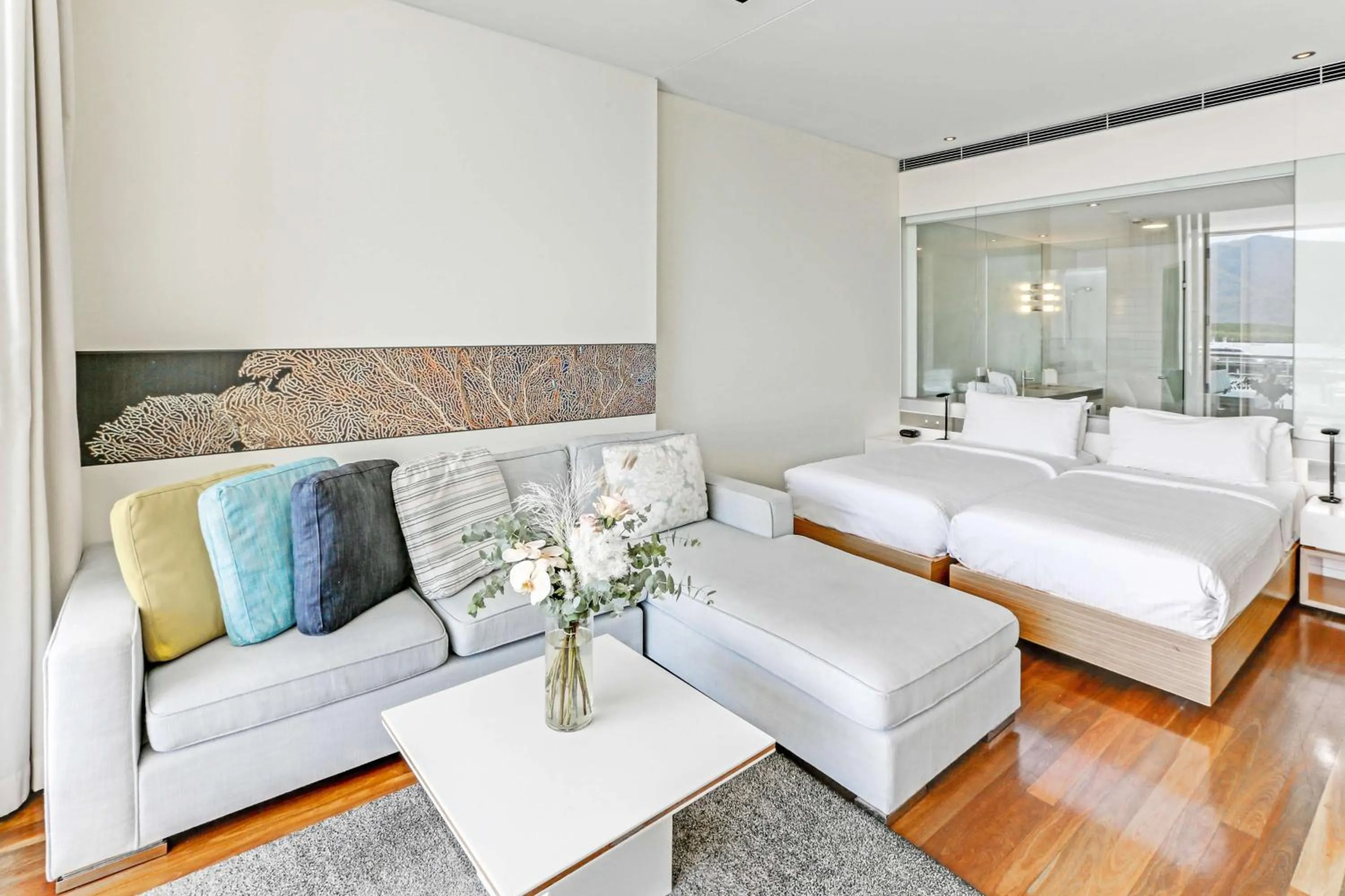 Bedroom, Bed in Shangri-La The Marina, Cairns