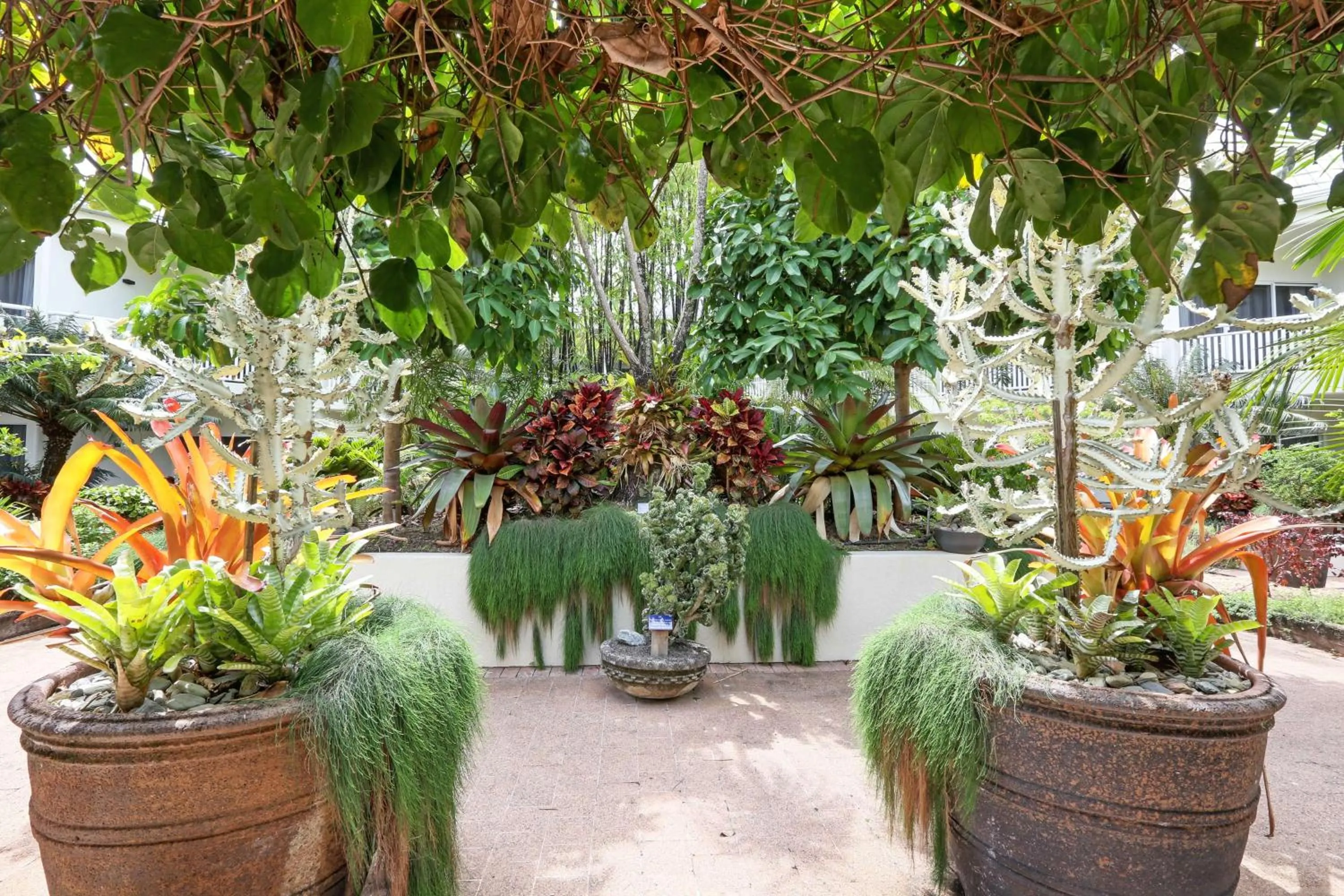 Property building in Shangri-La The Marina, Cairns