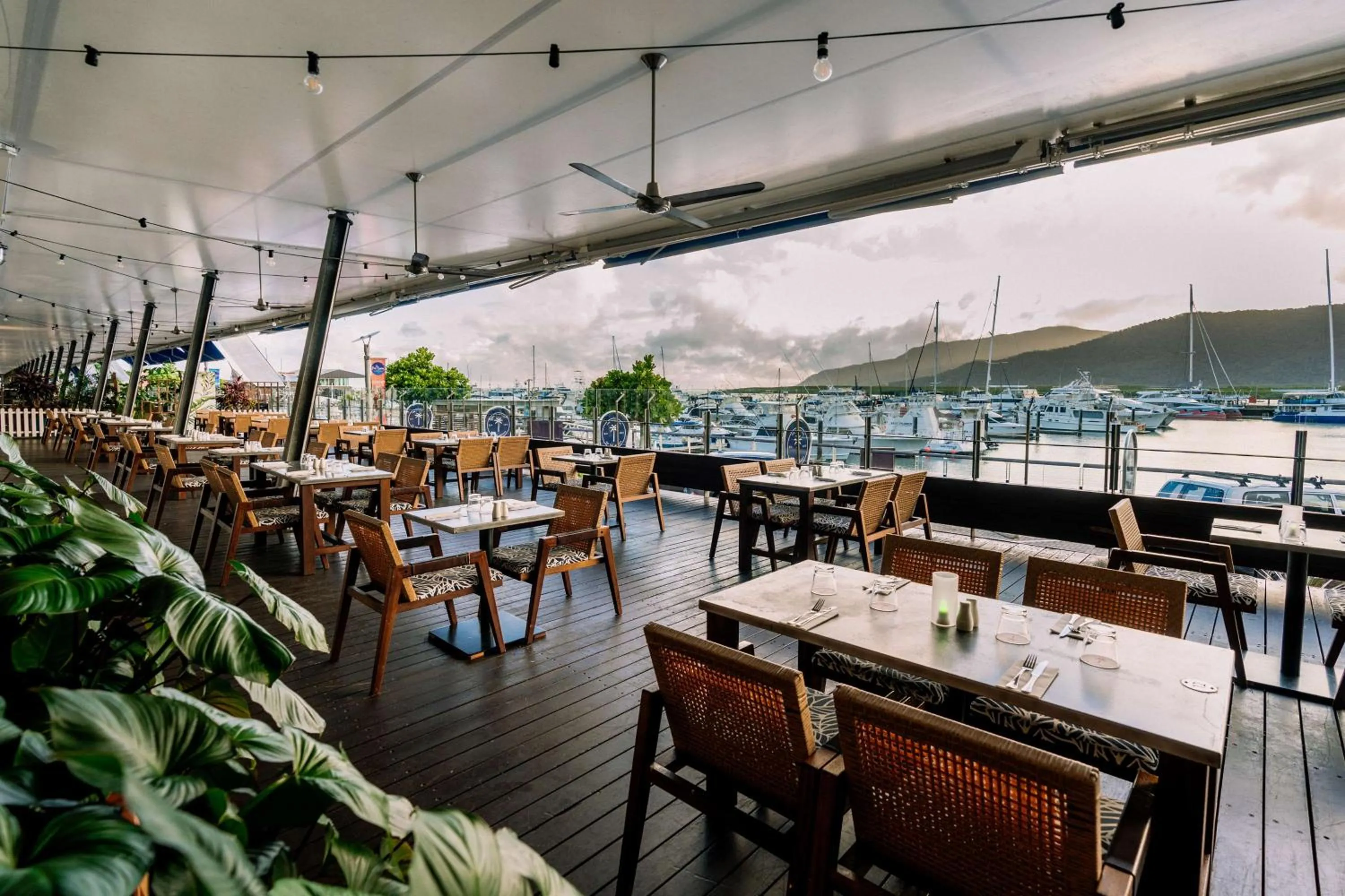 Restaurant/places to eat in Shangri-La The Marina, Cairns