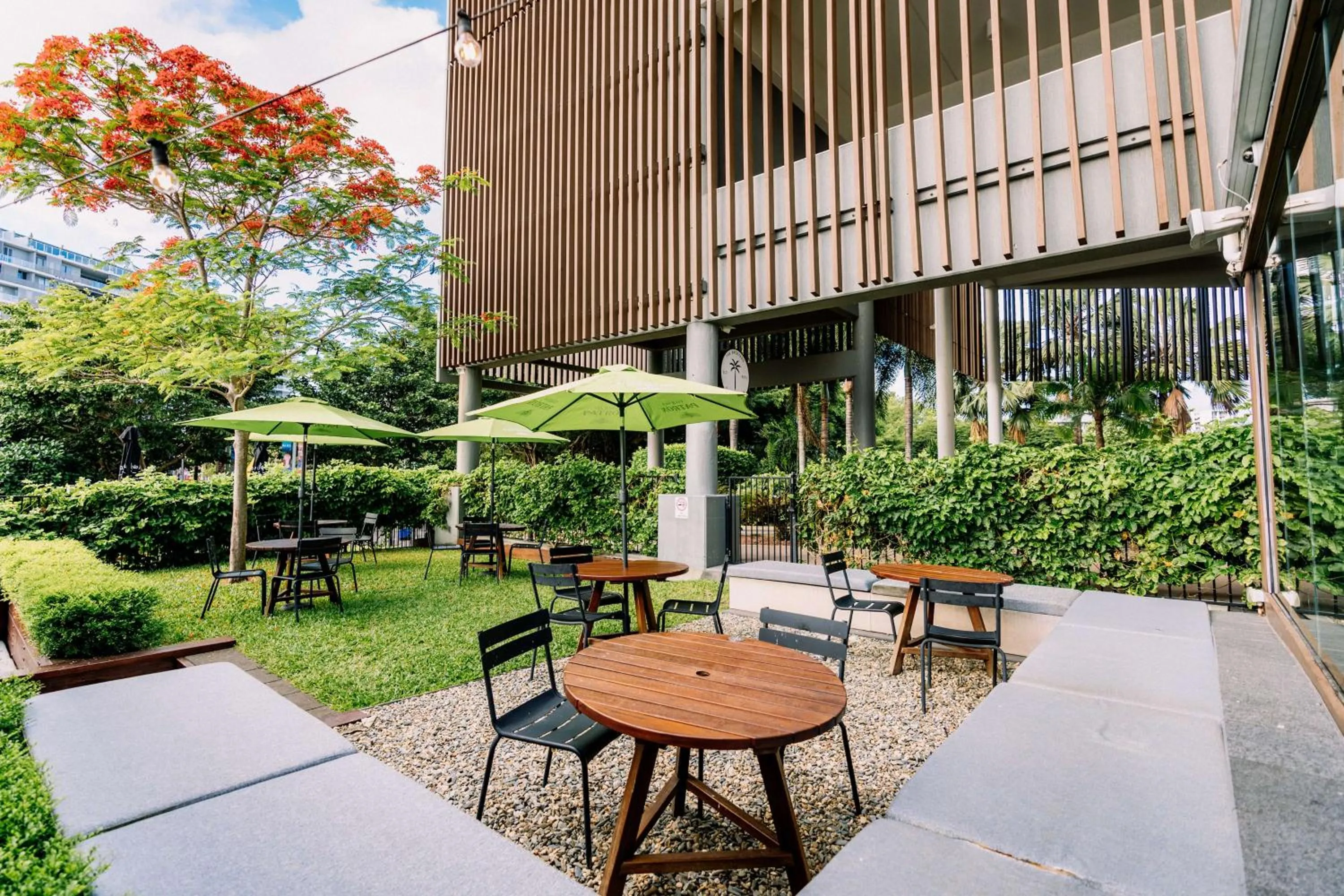 Facade/entrance in Shangri-La The Marina, Cairns